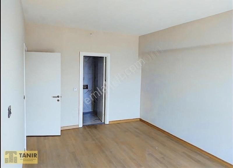 Referans Bahçeşehir Kiralık Lüx Site İçinde Göl Manzaralı Daire - Görsel 10