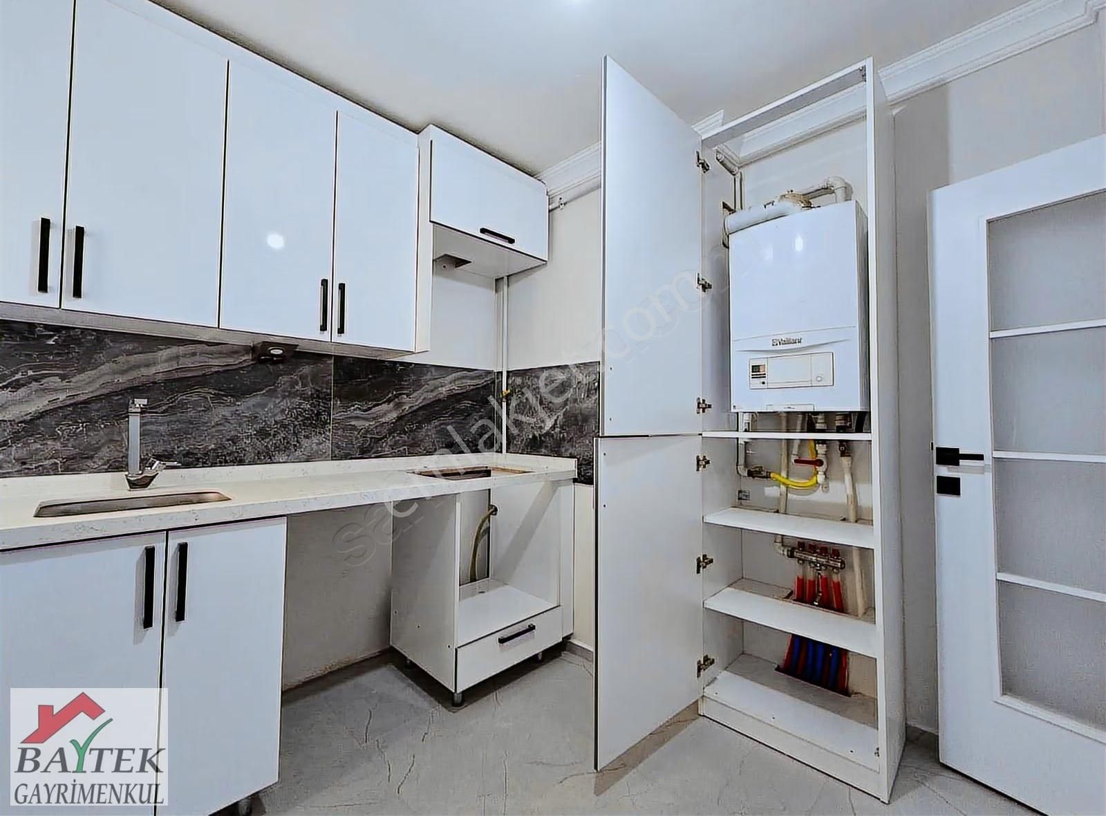 Dikmen'de İçi Full Yapılı Açık Otoparklı Ön Cephe Ferah 2+1daire - Görsel 25