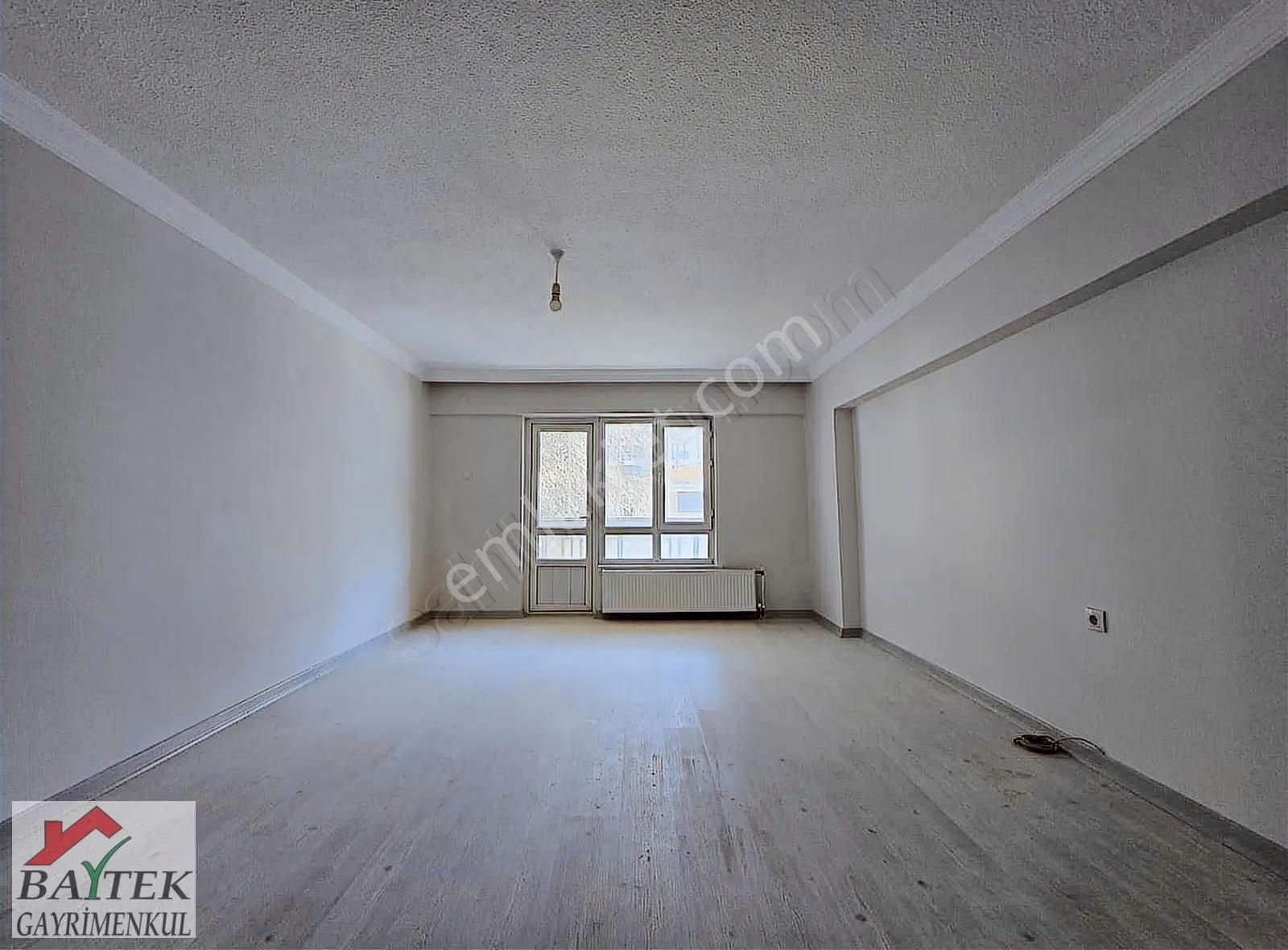 Dikmen'de İçi Full Yapılı Açık Otoparklı Ön Cephe Ferah 2+1daire - Görsel 32