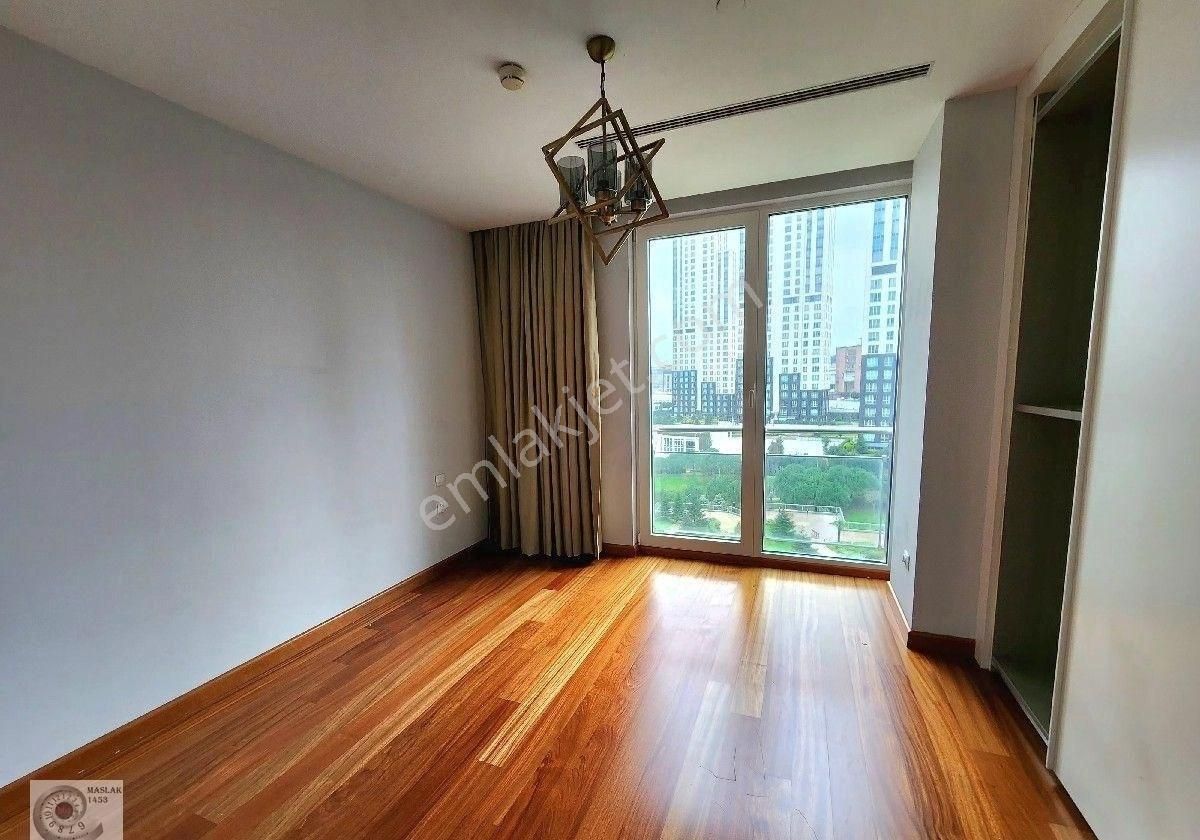 Sarıyer Maslak Mashattan Satılık 3+1 Havuz Cephe Daire