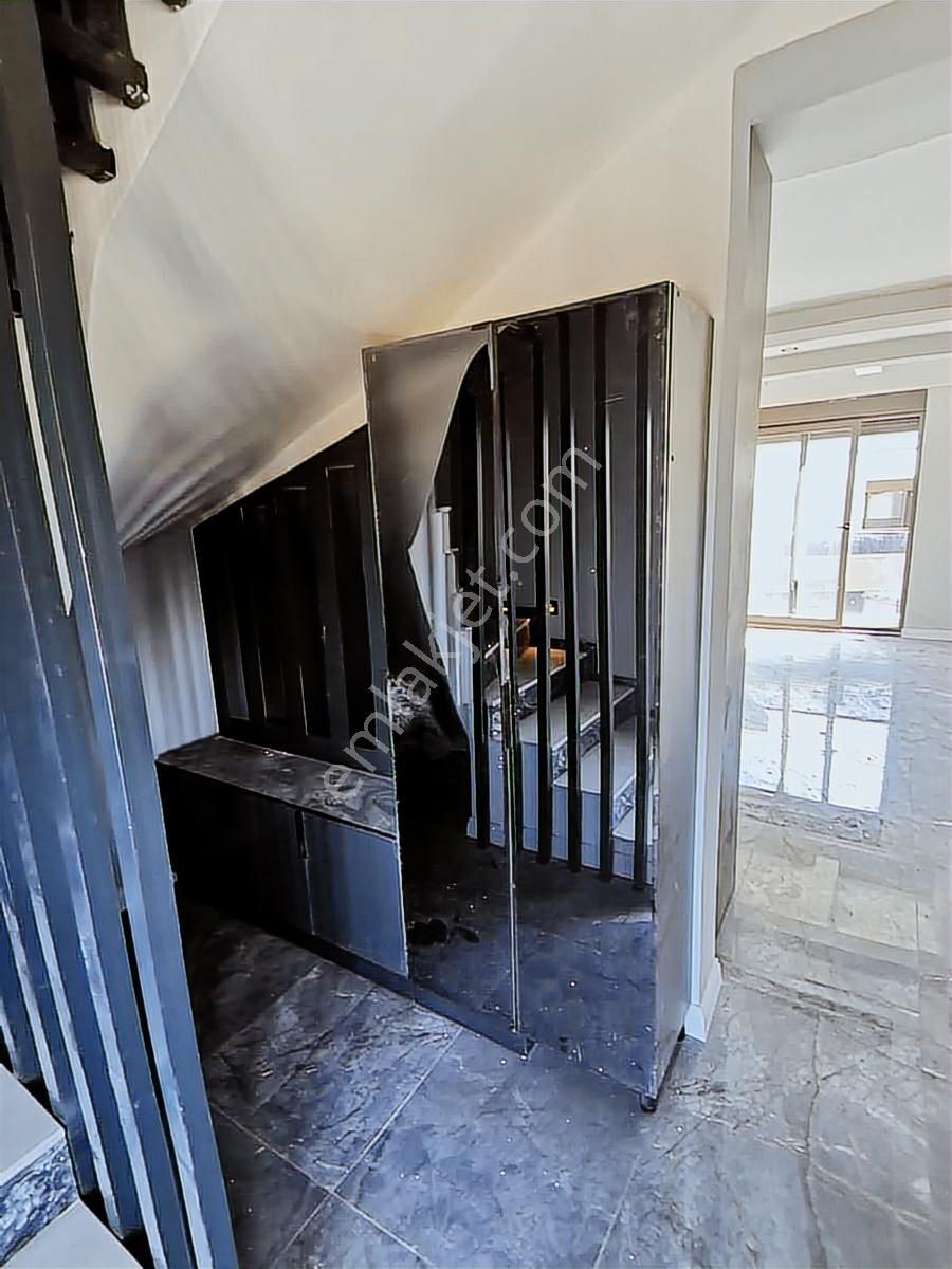 Denize Ve Alışveriş Yerlerine Yürüme Mesafesinde Kiralık Havuzlu - Görsel 4