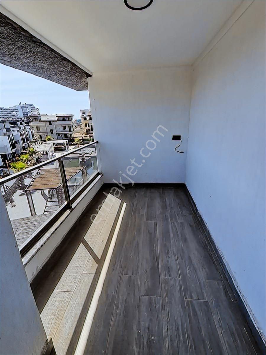 Denize Ve Alışveriş Yerlerine Yürüme Mesafesinde Kiralık Havuzlu - Görsel 16