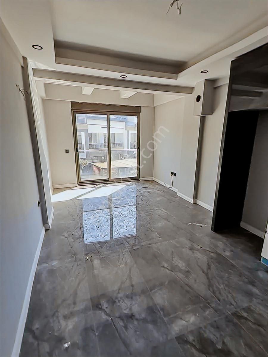 Denize Ve Alışveriş Yerlerine Yürüme Mesafesinde Kiralık Havuzlu - Görsel 14