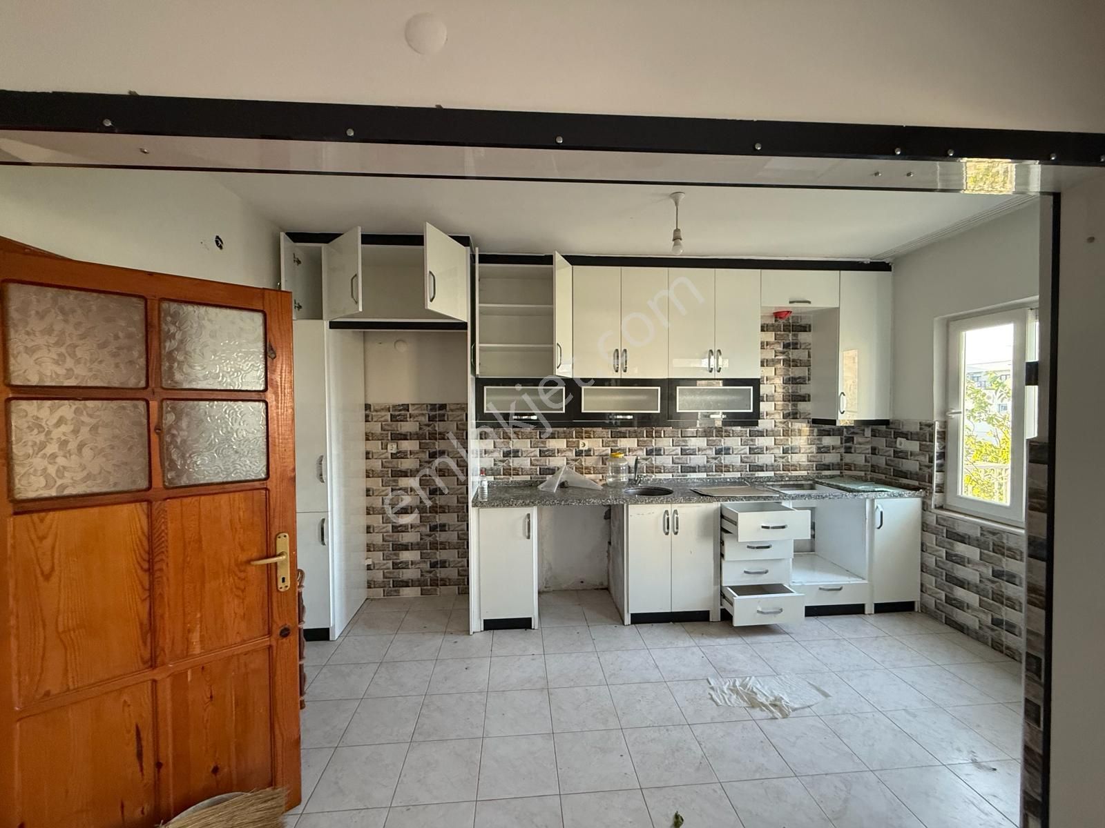 Silifke/gazi Mahallesi 3+1 Bahçeli Kiralık Daire - Görsel 11
