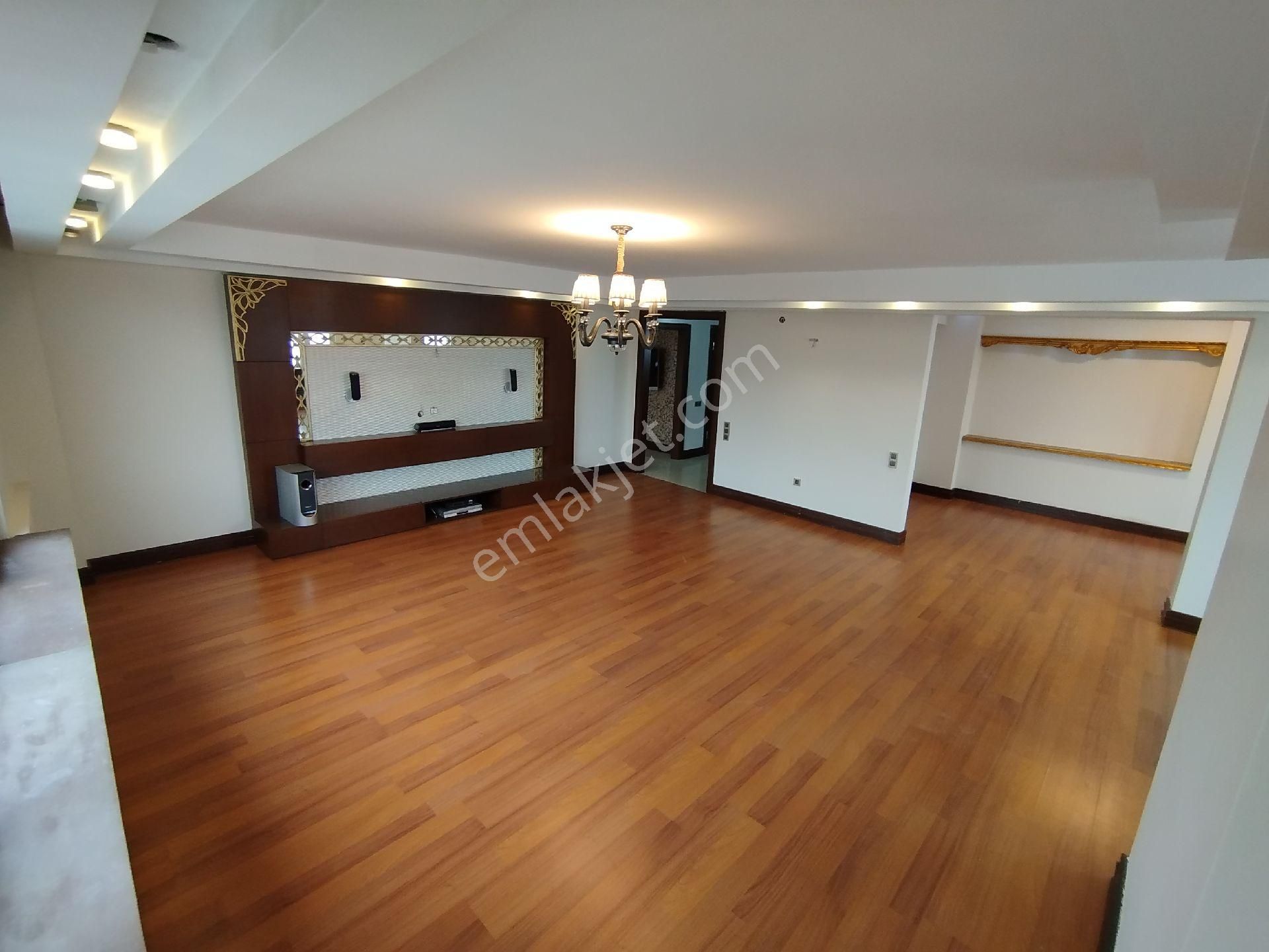 Yeski Emlâk İnşaattan Satılık Merkezi Konumda Caddeye Cephe - Görsel 3