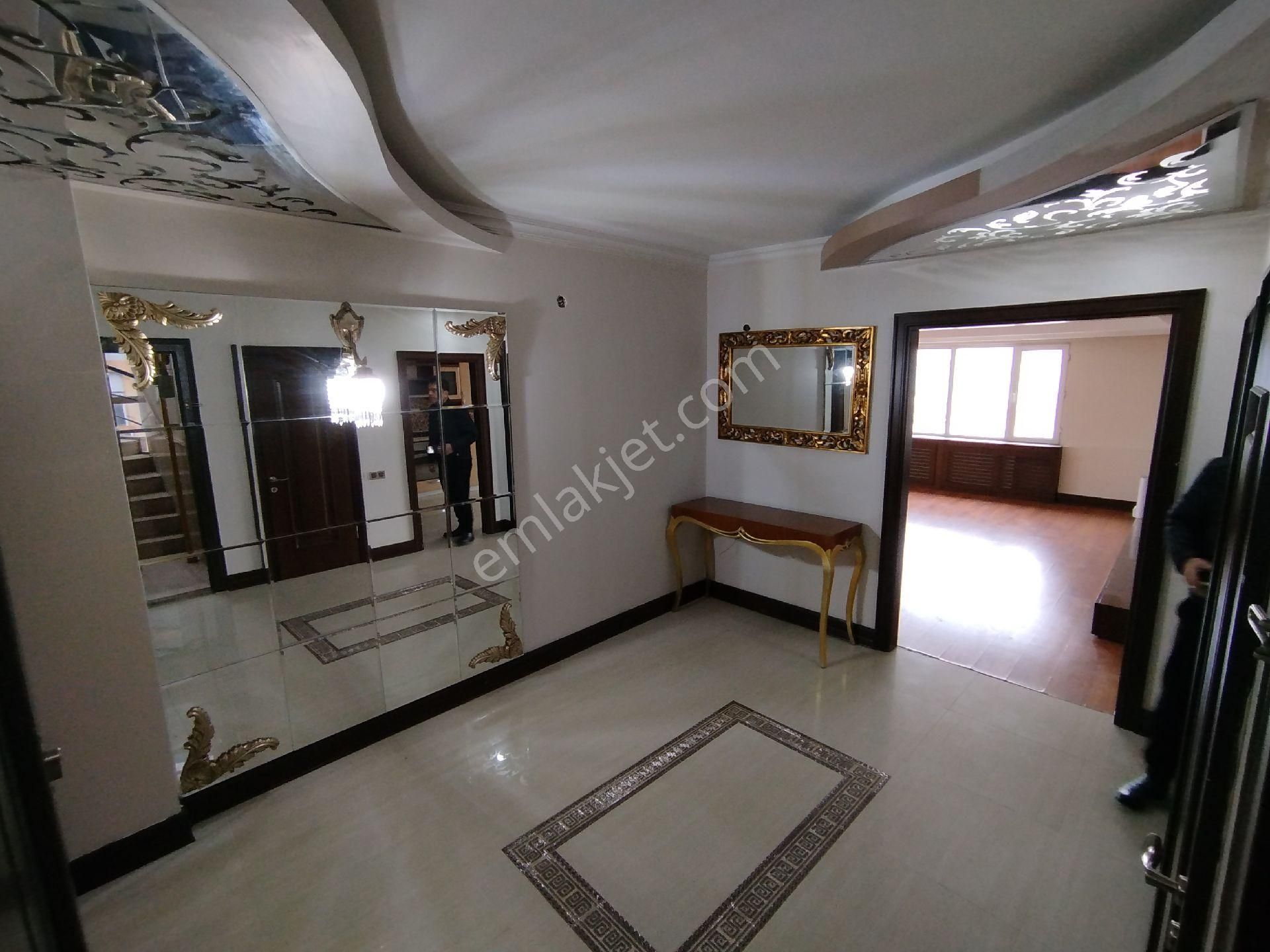 Yeski Emlâk İnşaattan Satılık Merkezi Konumda Caddeye Cephe - Görsel 13