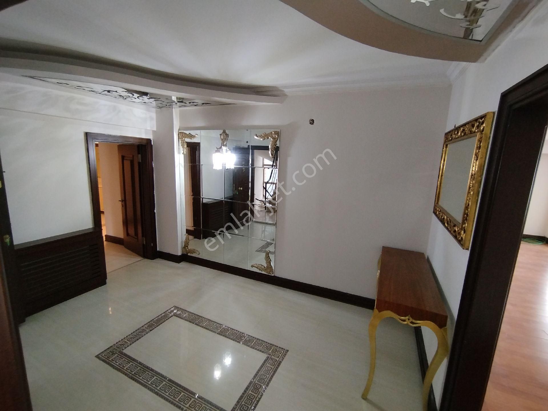 Yeski Emlâk İnşaattan Satılık Merkezi Konumda Caddeye Cephe - Görsel 12