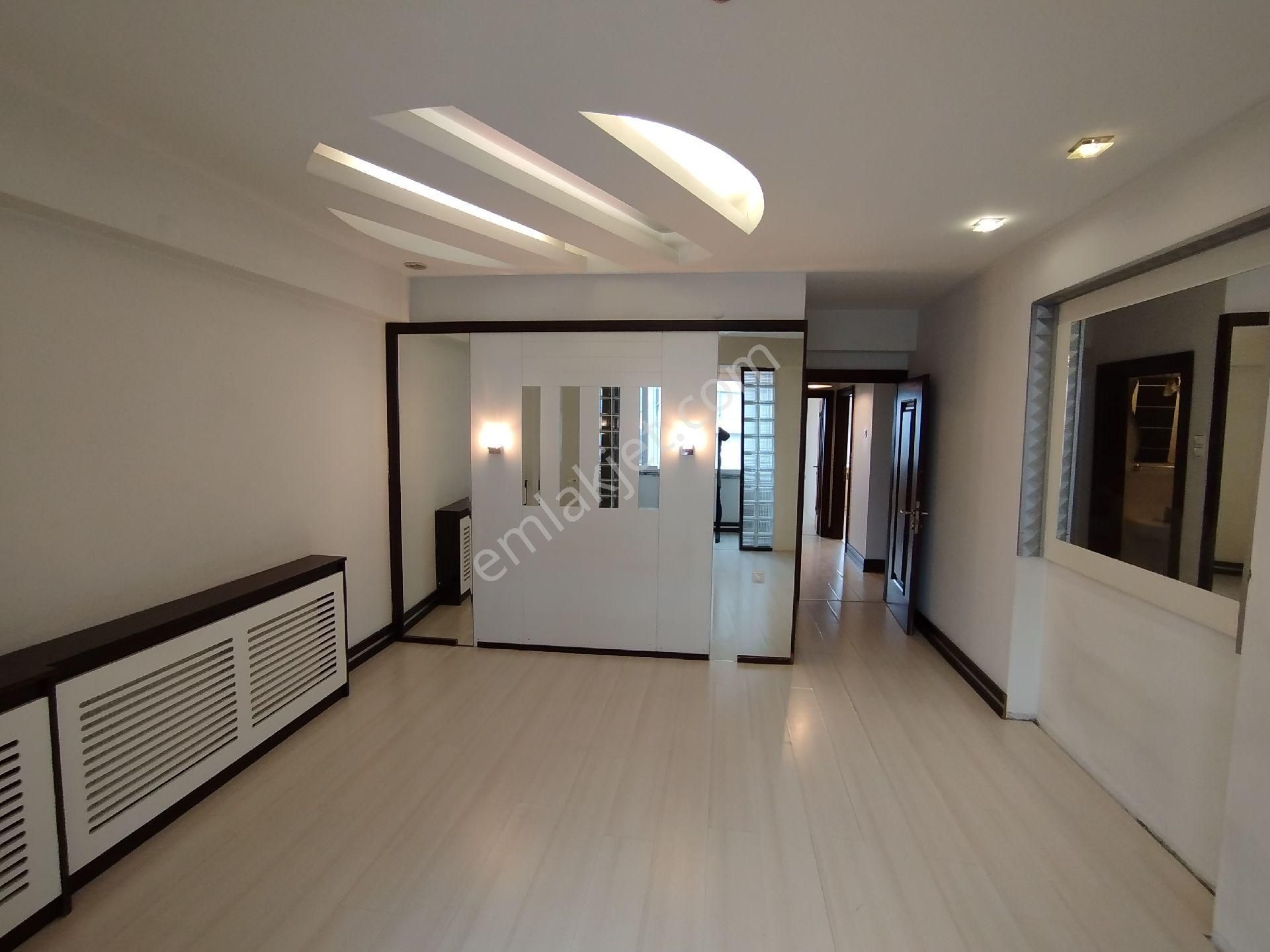 Yeski Emlâk İnşaattan Satılık Merkezi Konumda Caddeye Cephe - Görsel 31