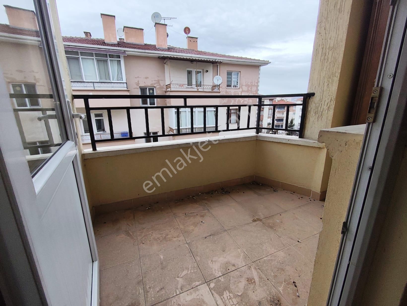 Yılmaz Gayrimenkulden Asansörlü Ara Kat Cadde Üzeri Kacırılmayacak 3+1 Fırsat Dairesi - Görsel 10