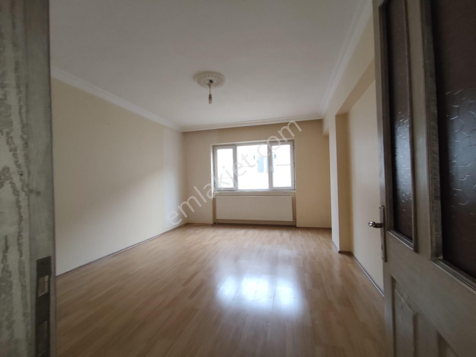 Yılmaz Gayrimenkulden Asansörlü Ara Kat Cadde Üzeri Kacırılmayacak 3+1 Fırsat Dairesi - Görsel 14