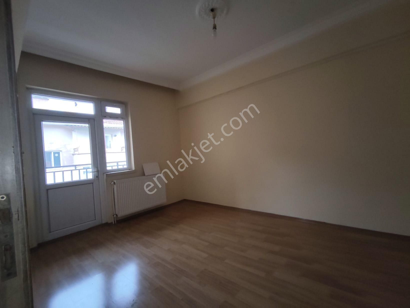 Yılmaz Gayrimenkulden Asansörlü Ara Kat Cadde Üzeri Kacırılmayacak 3+1 Fırsat Dairesi - Görsel 6