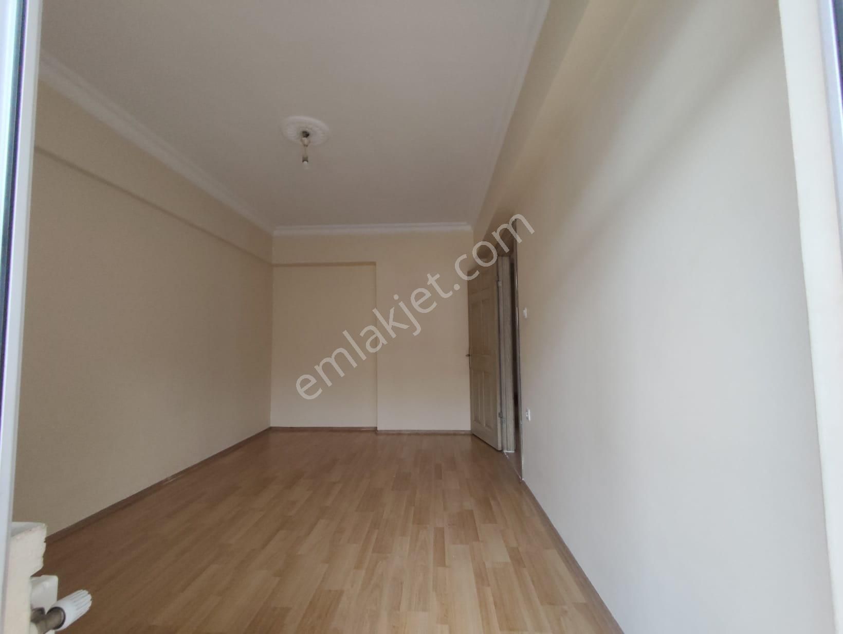 Yılmaz Gayrimenkulden Asansörlü Ara Kat Cadde Üzeri Kacırılmayacak 3+1 Fırsat Dairesi - Görsel 4