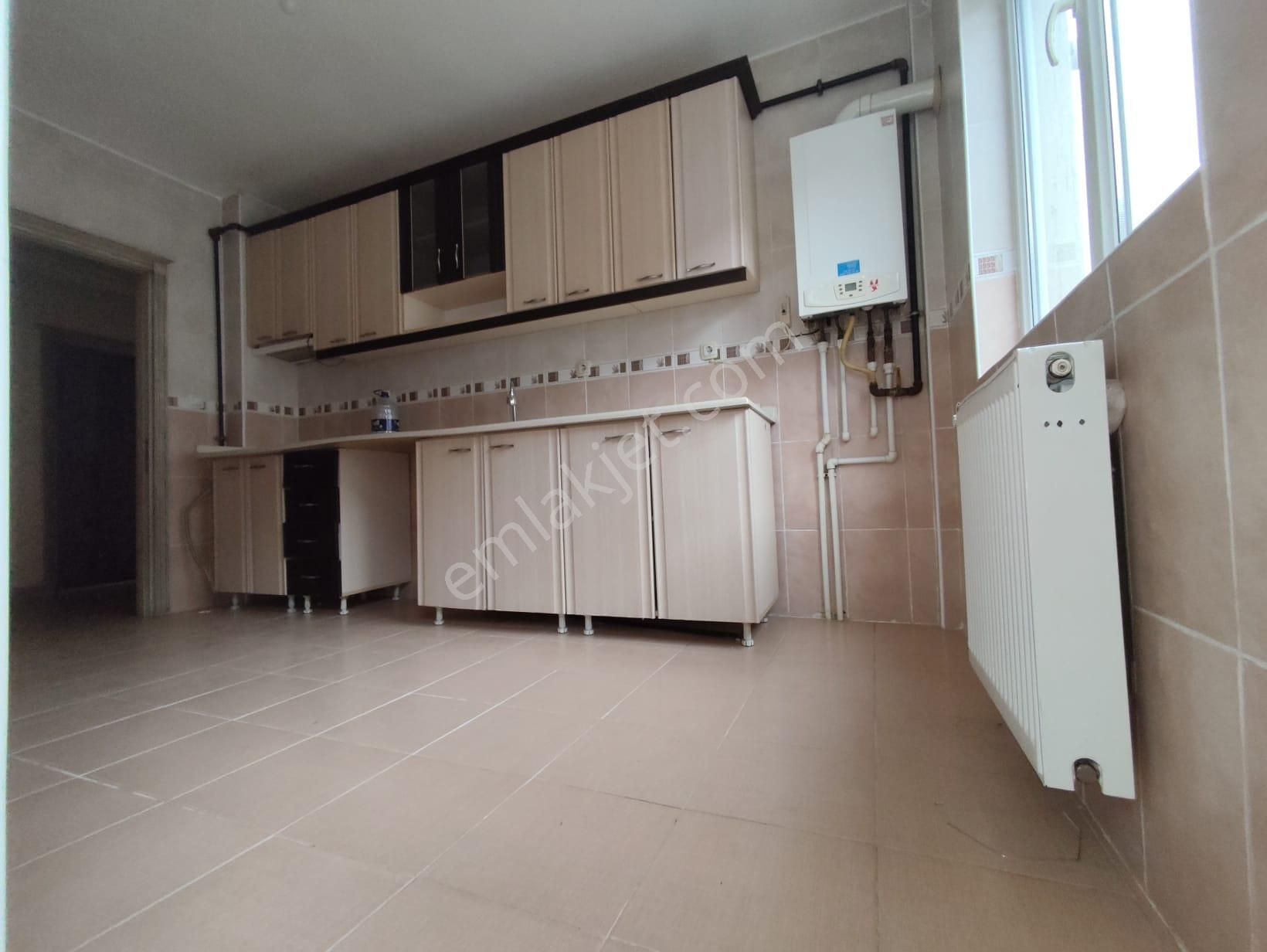 Yılmaz Gayrimenkulden Asansörlü Ara Kat Cadde Üzeri Kacırılmayacak 3+1 Fırsat Dairesi - Görsel 18