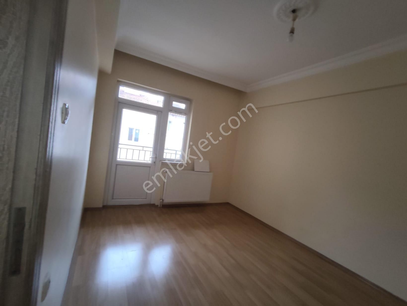 Yılmaz Gayrimenkulden Asansörlü Ara Kat Cadde Üzeri Kacırılmayacak 3+1 Fırsat Dairesi - Görsel 5