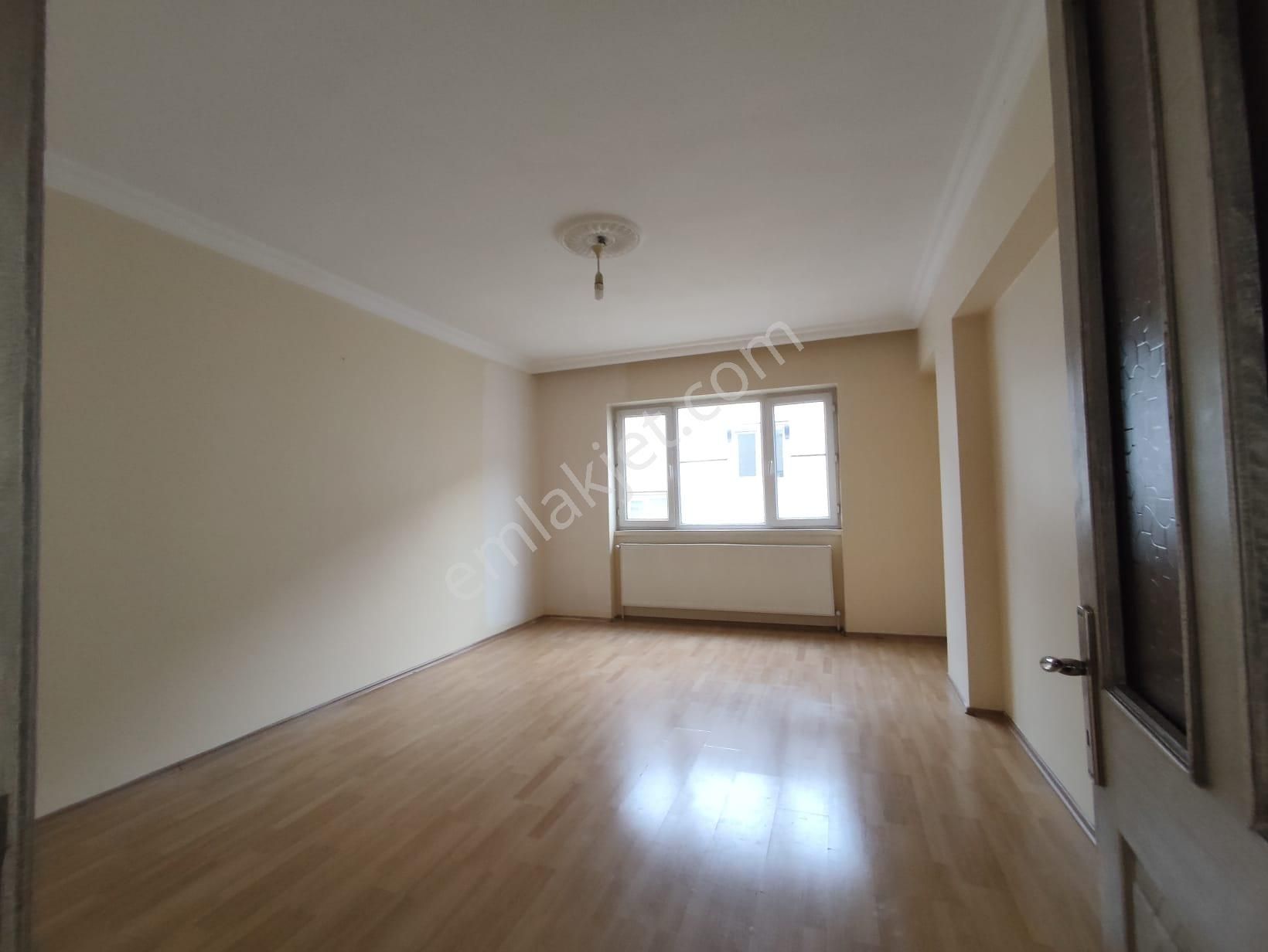 Yılmaz Gayrimenkulden Asansörlü Ara Kat Cadde Üzeri Kacırılmayacak 3+1 Fırsat Dairesi - Görsel 8