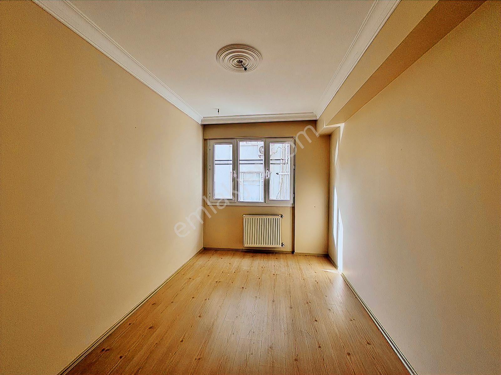 Kaçmazer'den İstasyon Caddesi Yakını Kiralık 4+1 Daire - Görsel 3