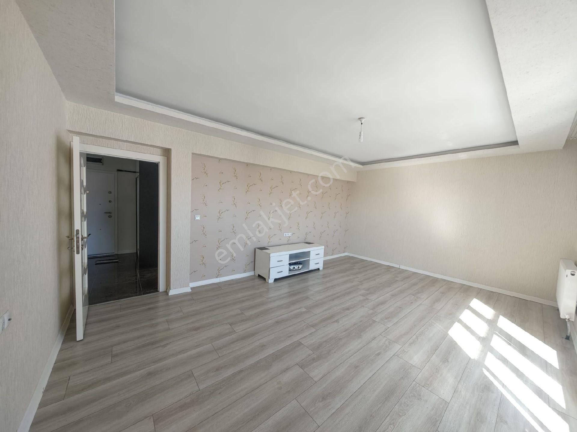 3+1 Katta Giyinme Odalı Ebeveyn Banyolu Asansörlü Geniş Daire - Görsel 15