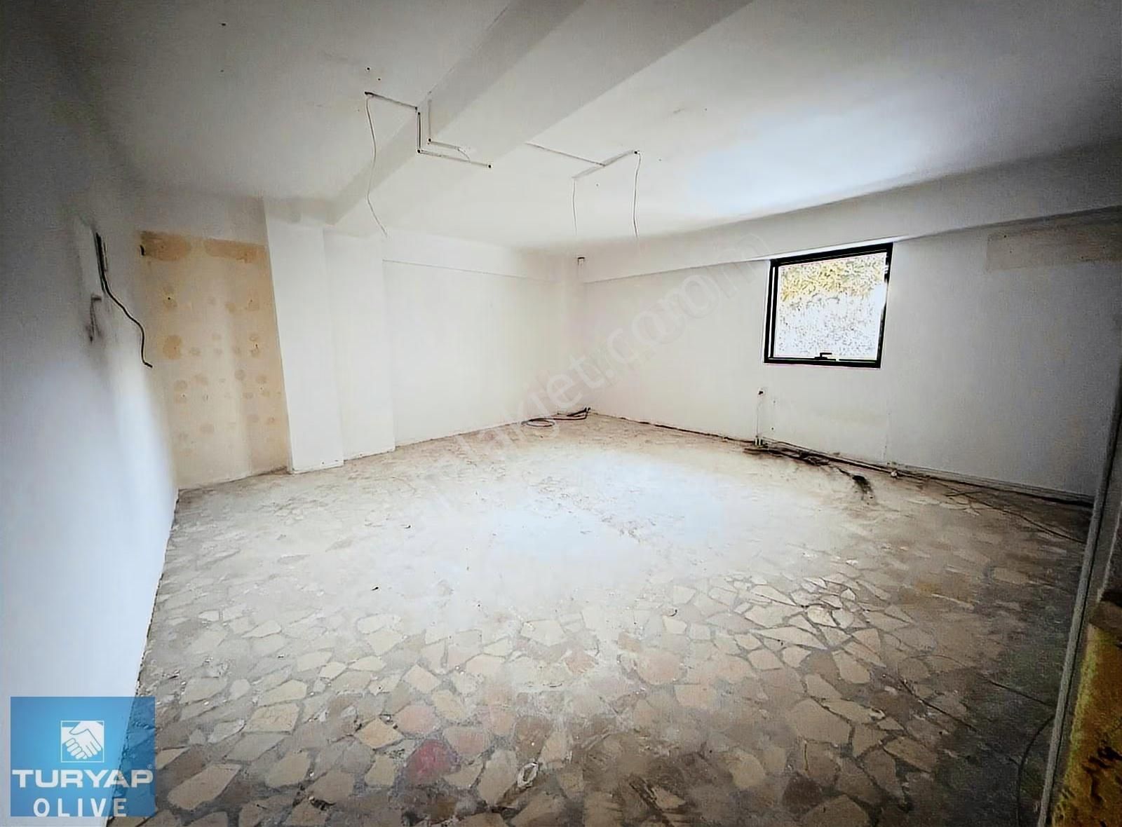Zeytinburnun'da Köşe Başı Geniş Cepheli Prestijli Dükkan - Görsel 24