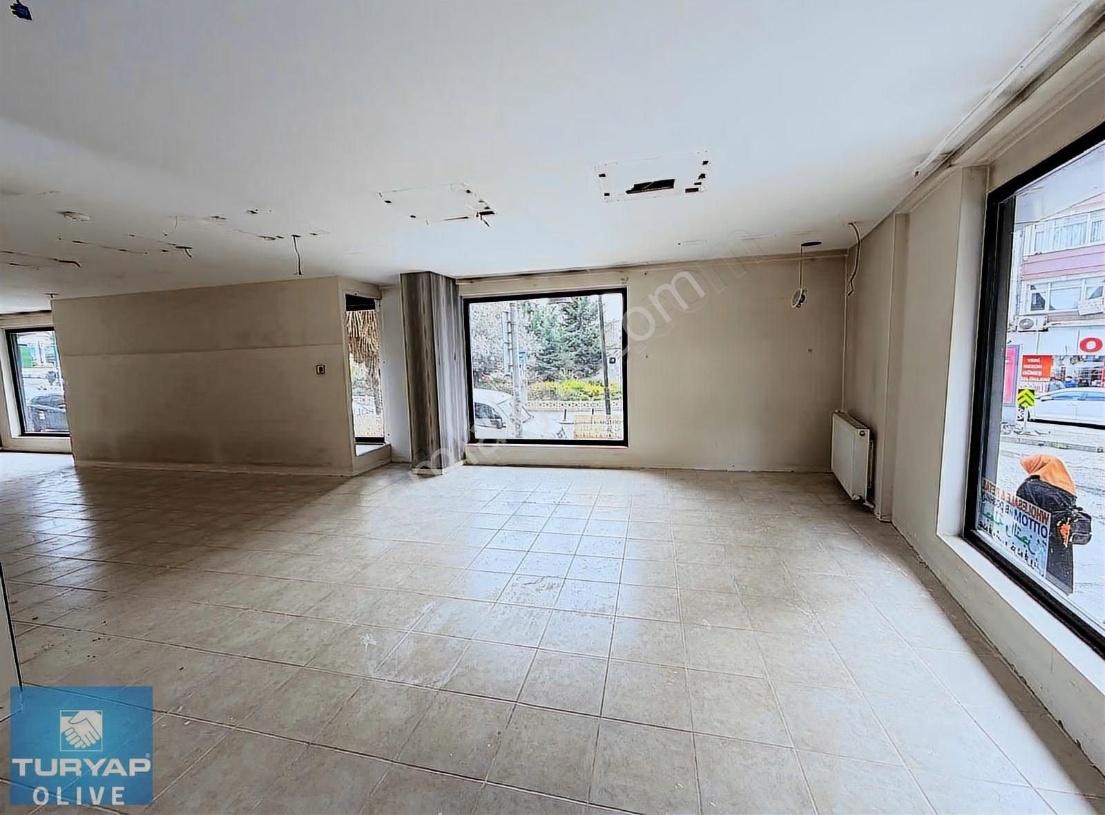 Zeytinburnun'da Köşe Başı Geniş Cepheli Prestijli Dükkan - Görsel 3