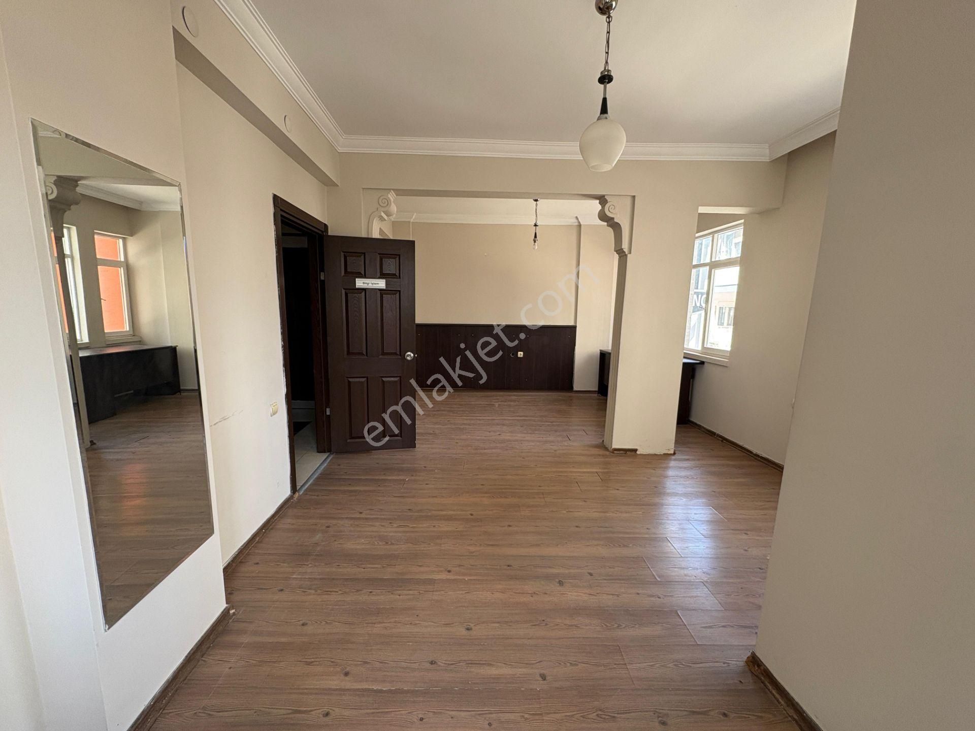 Ali Çetinkaya Cad. Şehir Tiyatroları Karşısı Kiralık 1+1 Ofis - Görsel 4