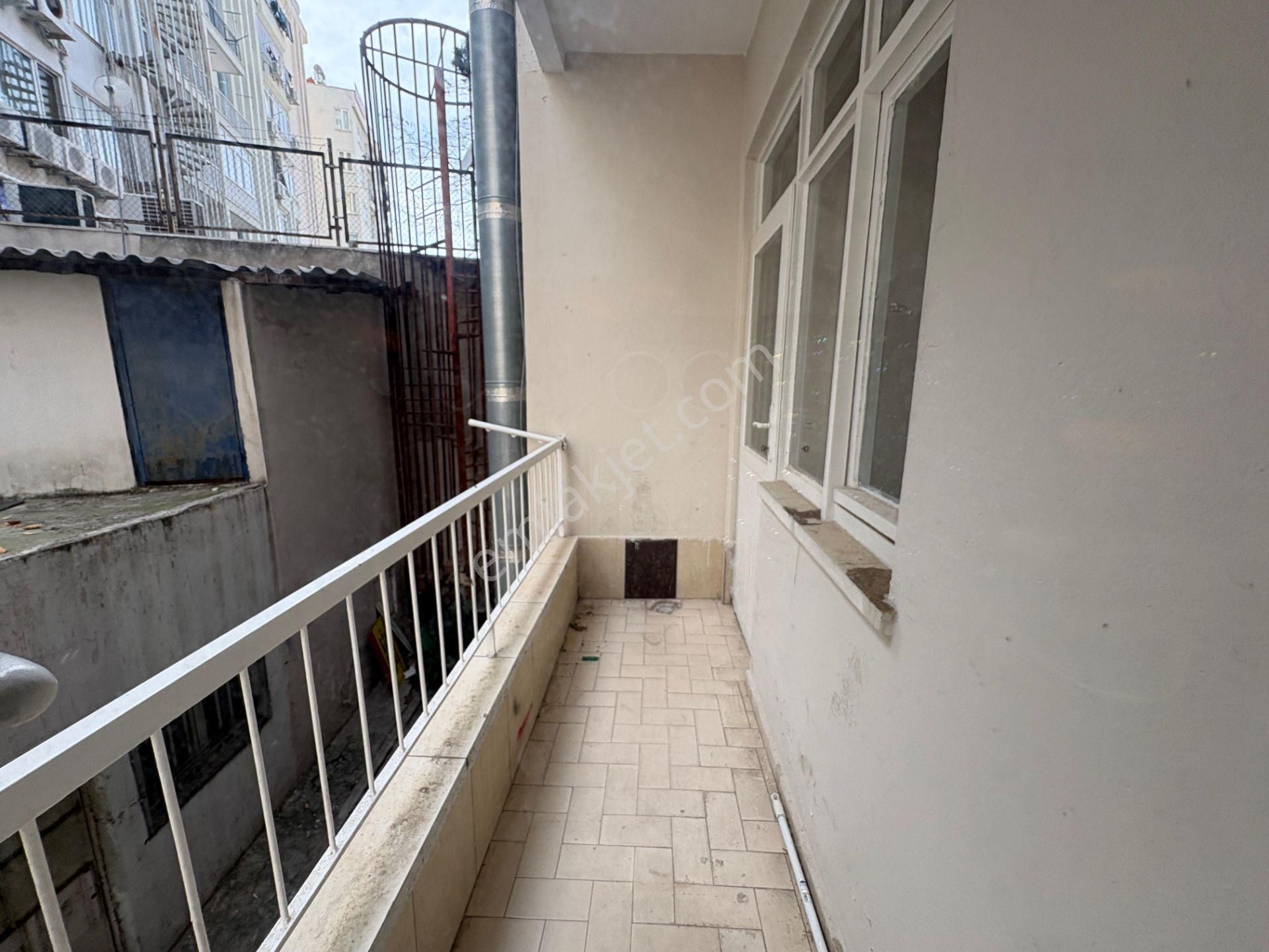 Ali Çetinkaya Cad. Şehir Tiyatroları Karşısı Kiralık 1+1 Ofis - Görsel 16