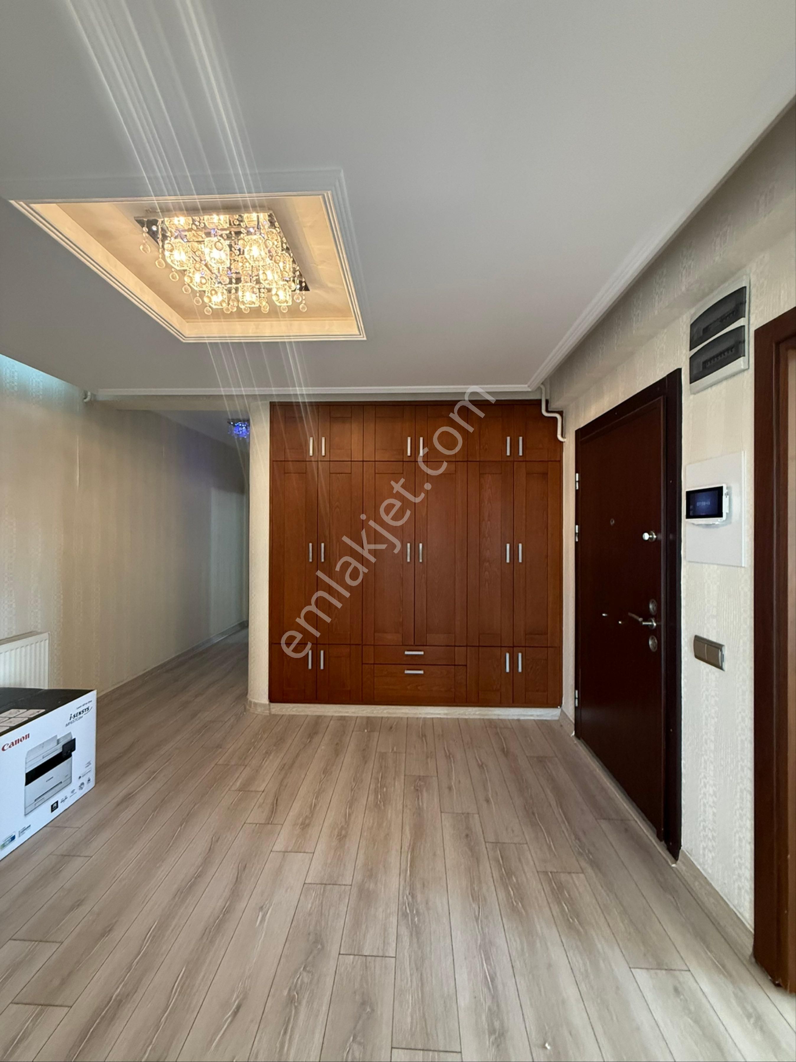 Panoromik Göl Manzaralı Çok Geniş 4+1 Kapalı Mutfak Çift Banyo Direk Hasarsız Kiralık Daire Kaçmaz!! - Görsel 6