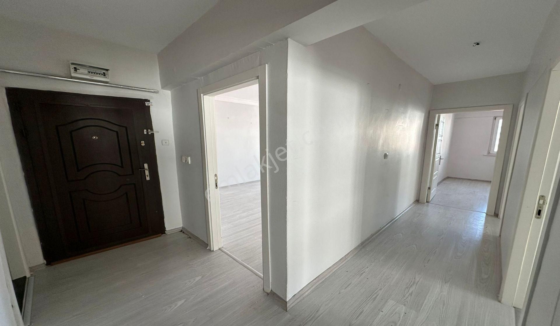 Kuşcağız Cadde Üzeri 3.katta Full Yapılı Manzaralı 3+1 Bağımsız - Görsel 24
