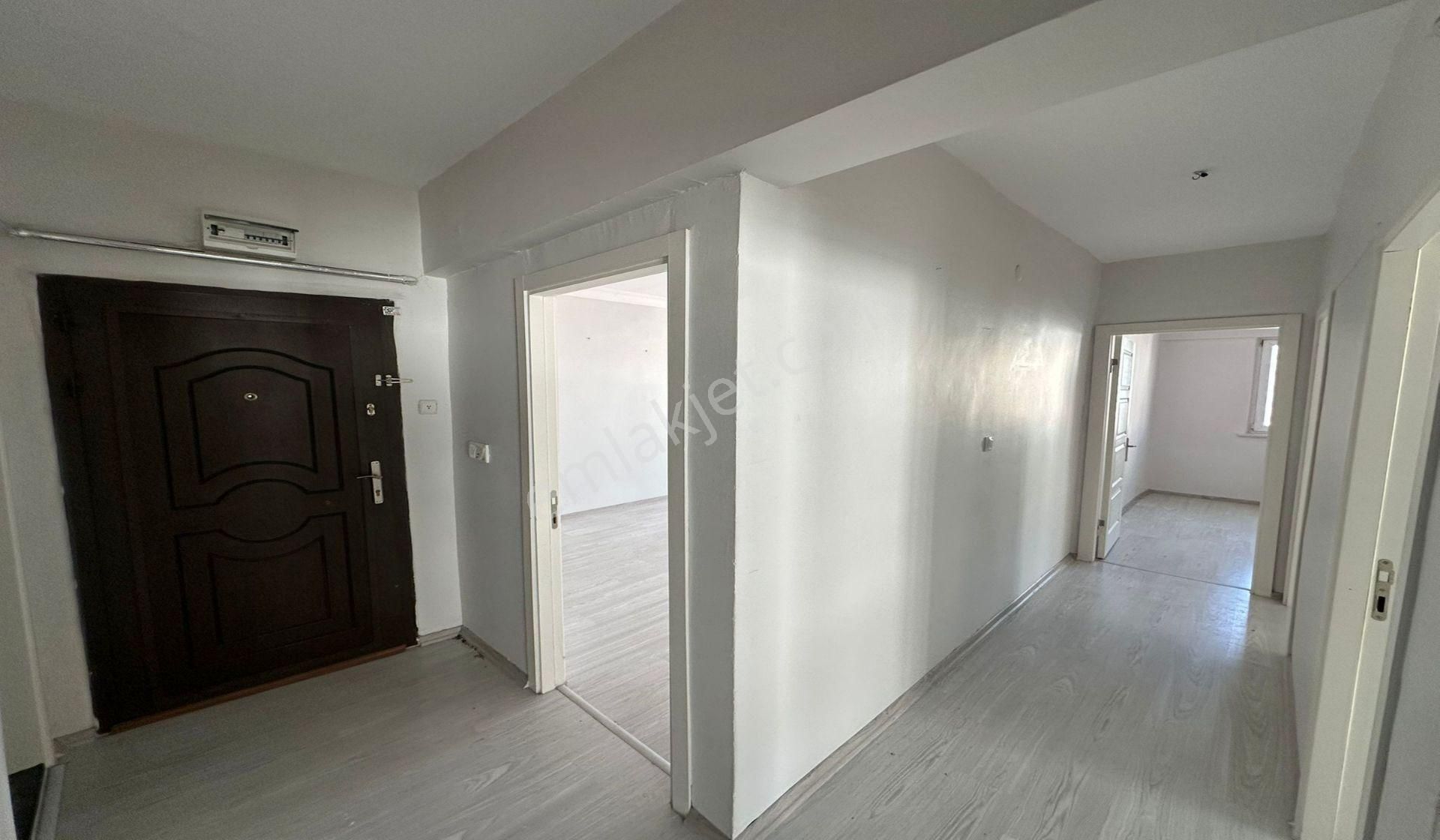 Kuşcağız Cadde Üzeri 3.katta Full Yapılı Manzaralı 3+1 Bağımsız - Görsel 25