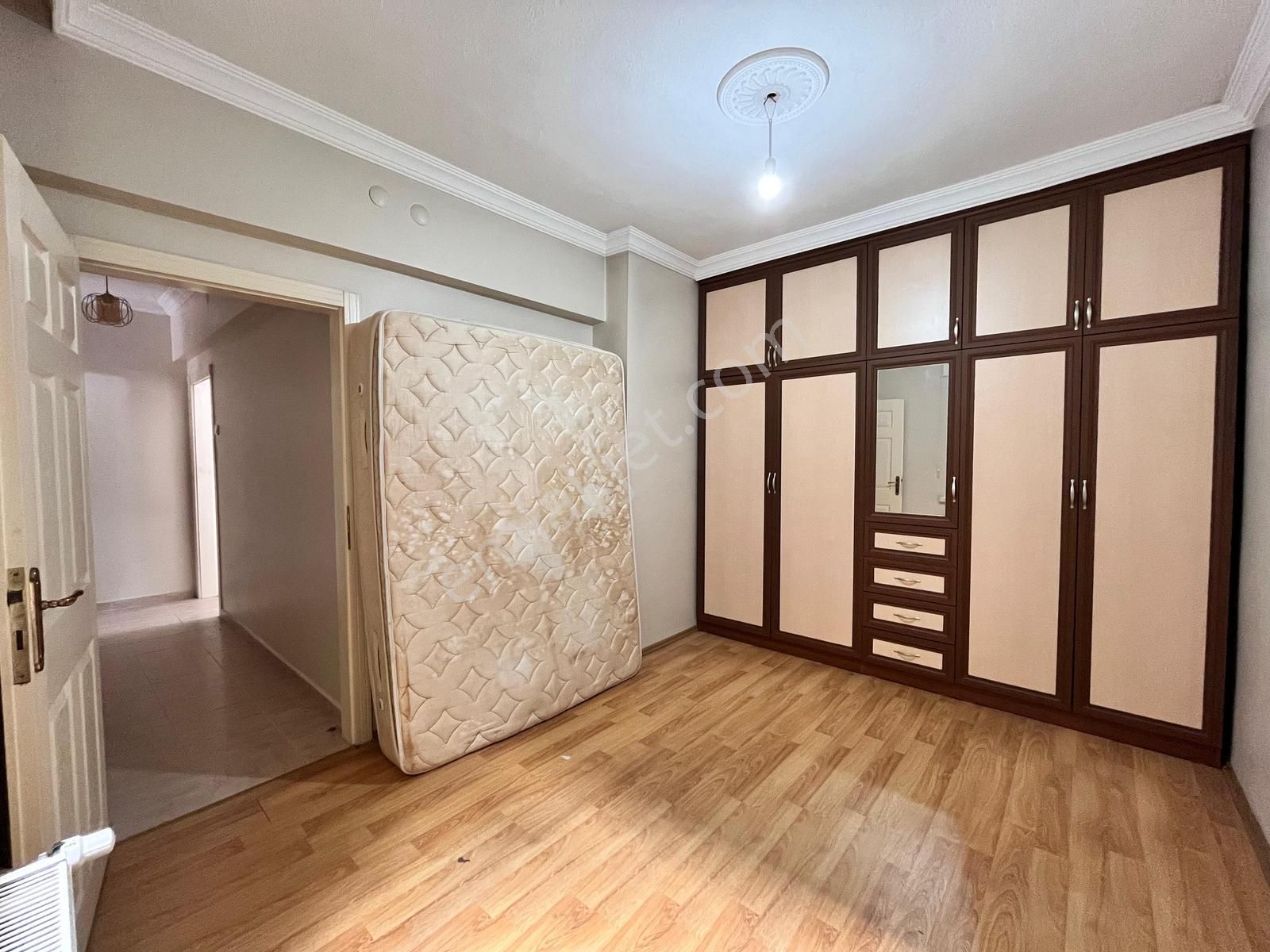 Cumhuriyet Mahallesinde Köşe Başı Masrafsız 3+1 Daire - Görsel 13