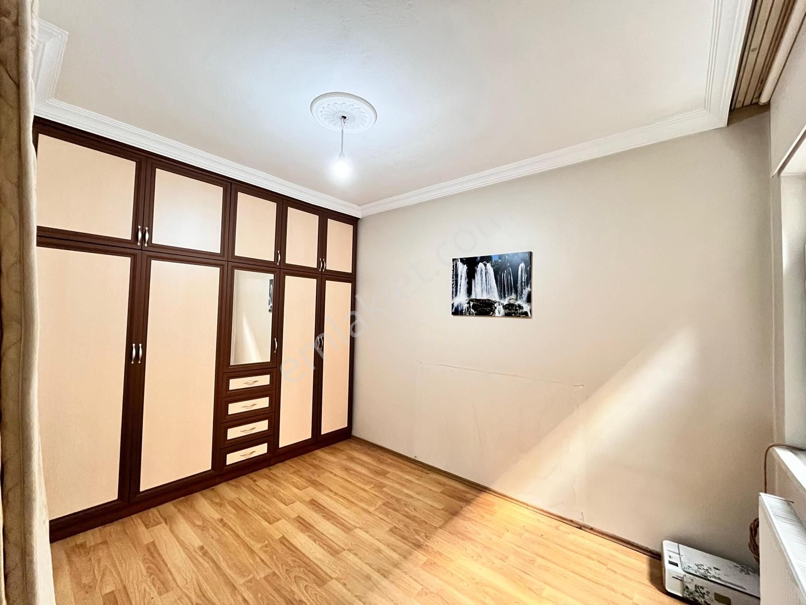 Cumhuriyet Mahallesinde Köşe Başı Masrafsız 3+1 Daire - Görsel 4