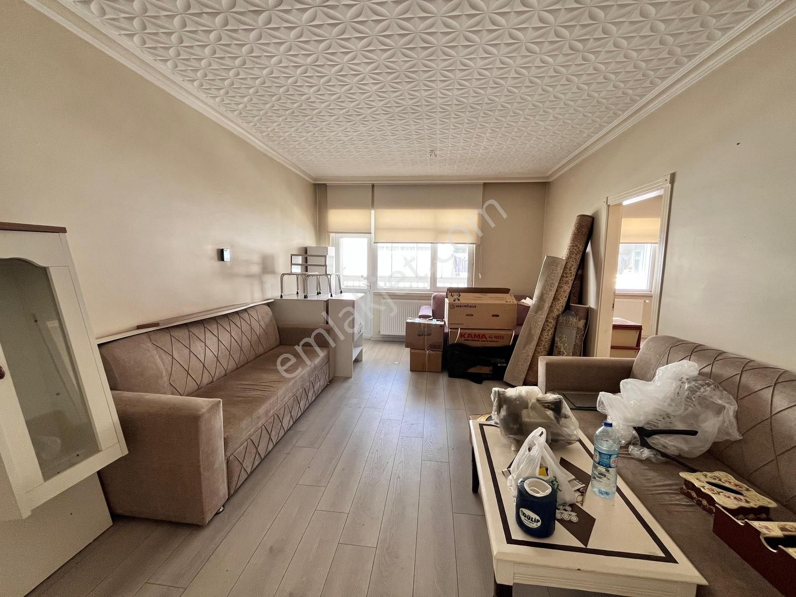 Cumhuriyet Mahallesinde Köşe Başı Masrafsız 3+1 Daire