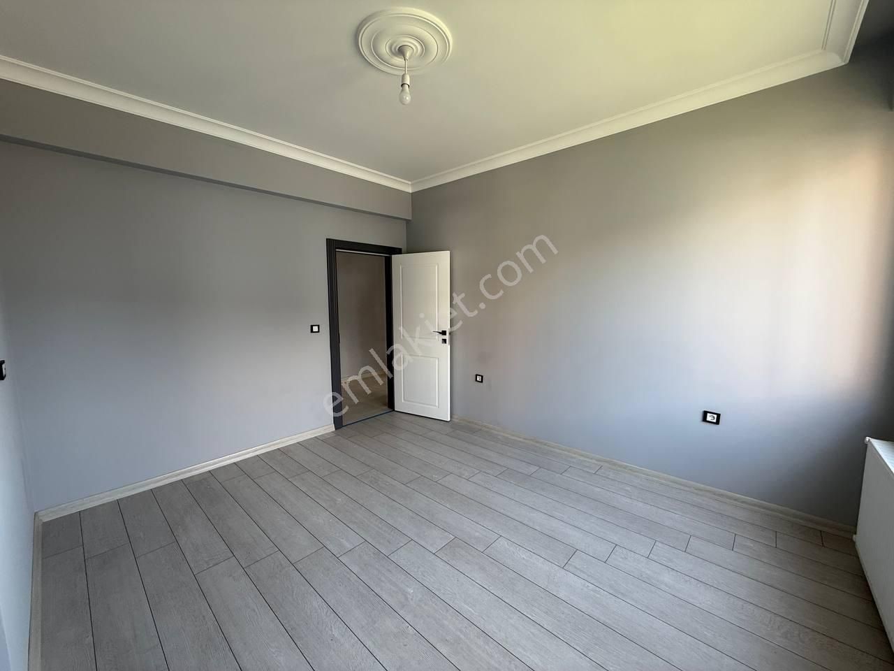 Uytun'dan Kadıköyde 3 Katlı Binada Geniş Kullanışlı 2+1 Daire - Görsel 12