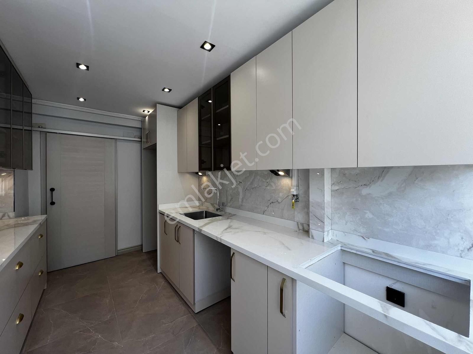 Huzur Evlerinde Site İçi 3+1 K.mutfak Ful+ful Extralı Lüx Daire - Görsel 12