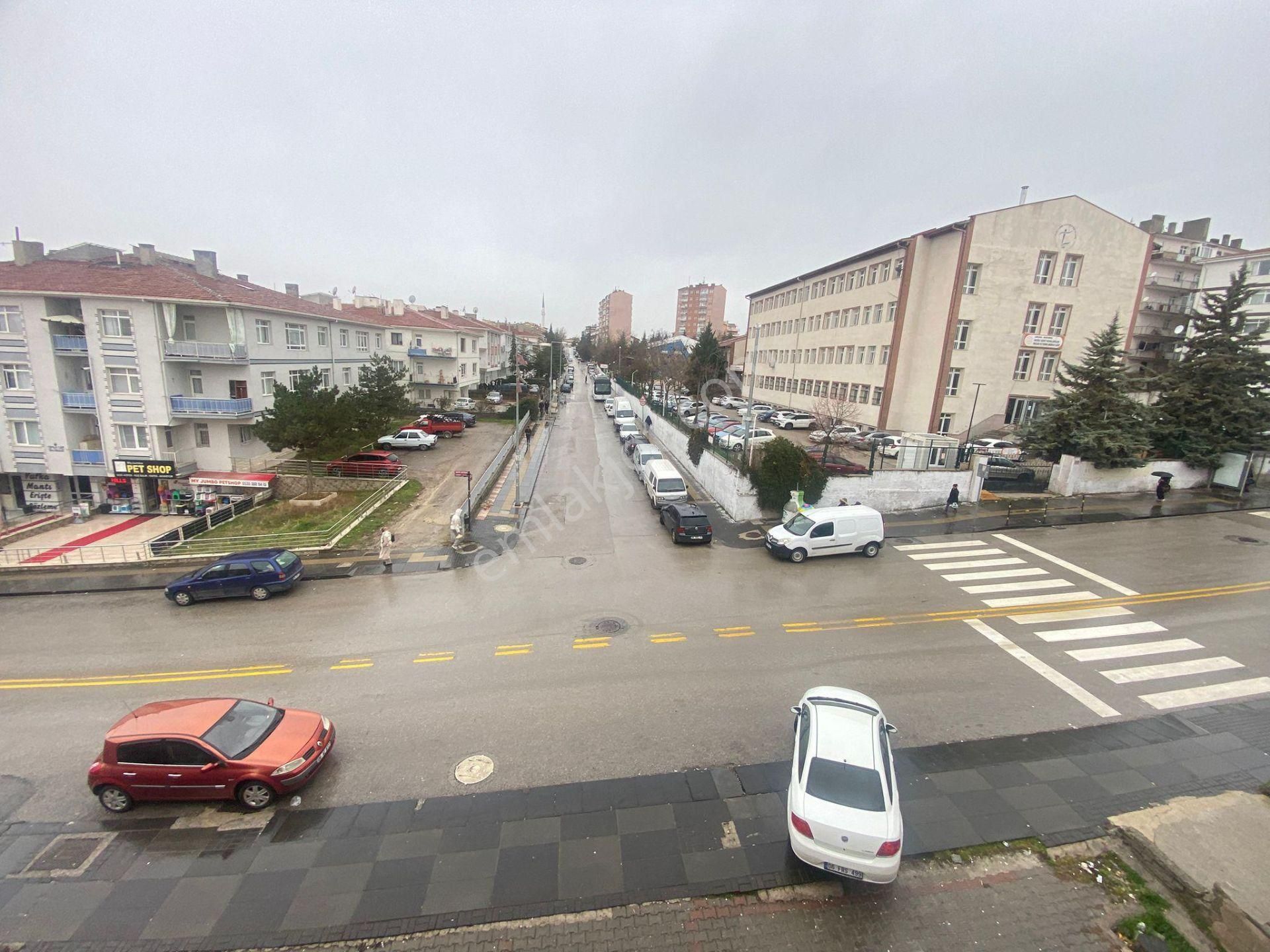 Refik Saydam Cad.üzerinde 3+1 Masrafsız Ön Cephe Acil !!