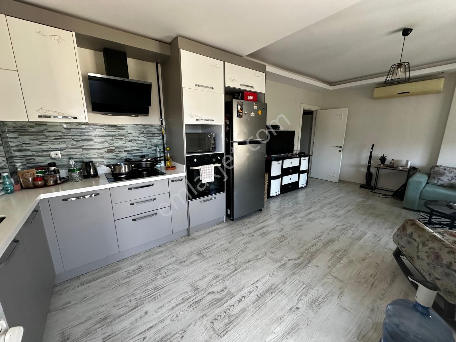 Konyaaltı'nda Eşyalı 3+1 Dubleks Daire, Geniş Teraslı - Görsel 3