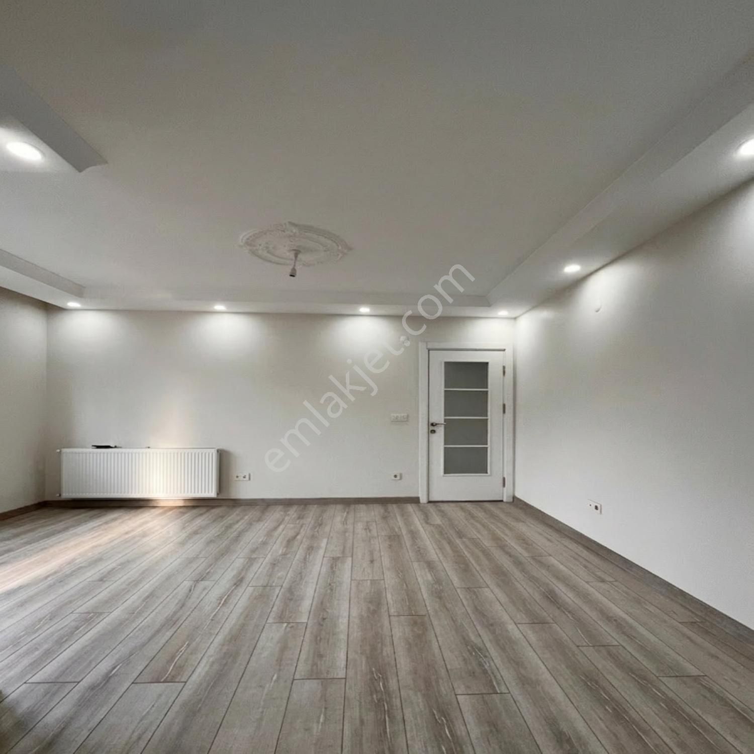 Beylikdüzü Yakuplu'da Satılık 2+1 Merkezi Konumda Fırsat Daire