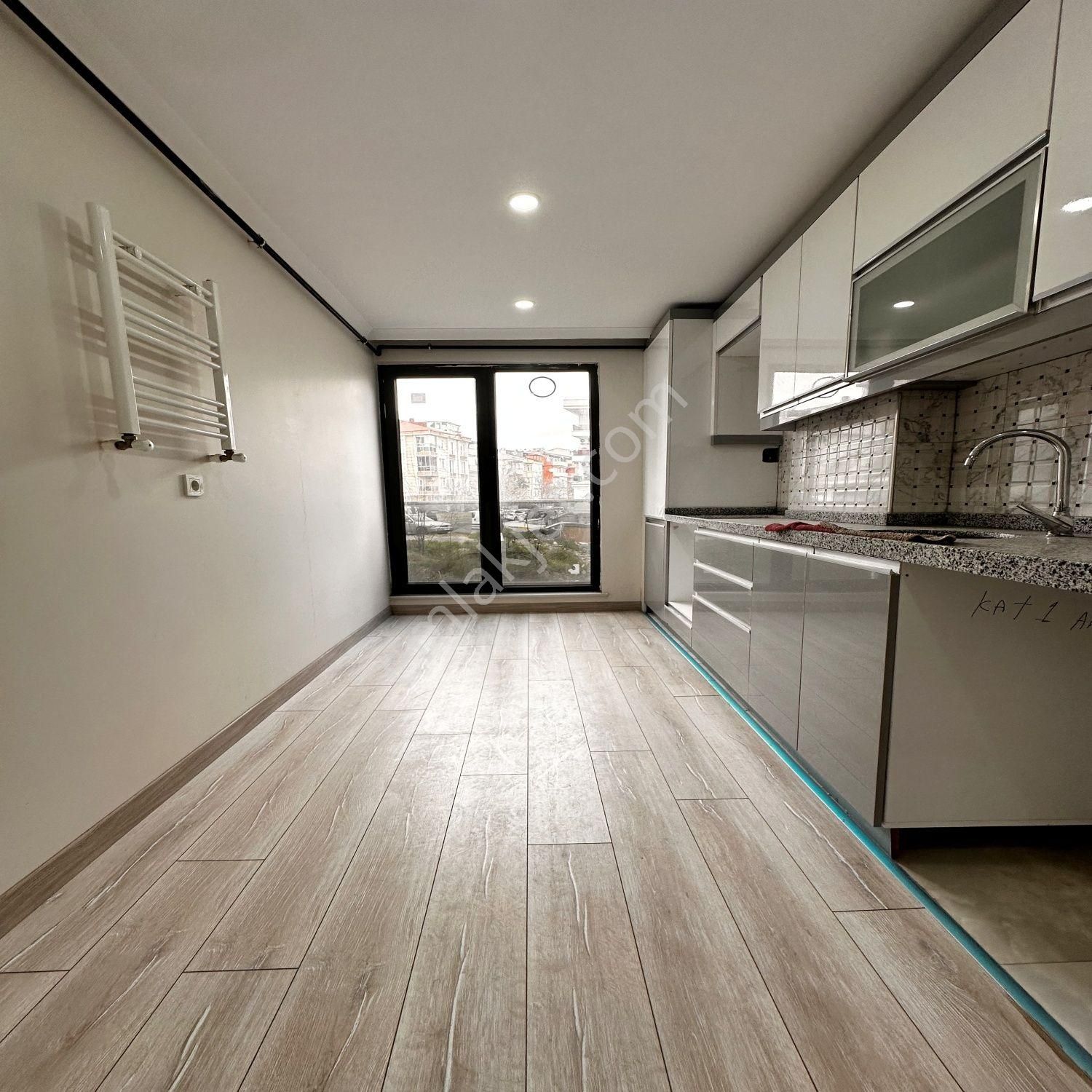 Beylikdüzü Yakuplu'da Satılık 2+1 Merkezi Konumda Fırsat Daire - Görsel 3