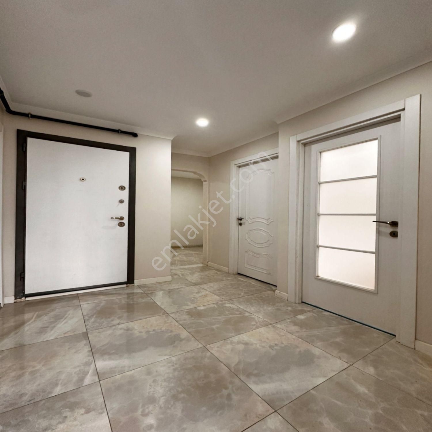 Beylikdüzü Yakuplu'da Satılık 2+1 Merkezi Konumda Fırsat Daire - Görsel 15