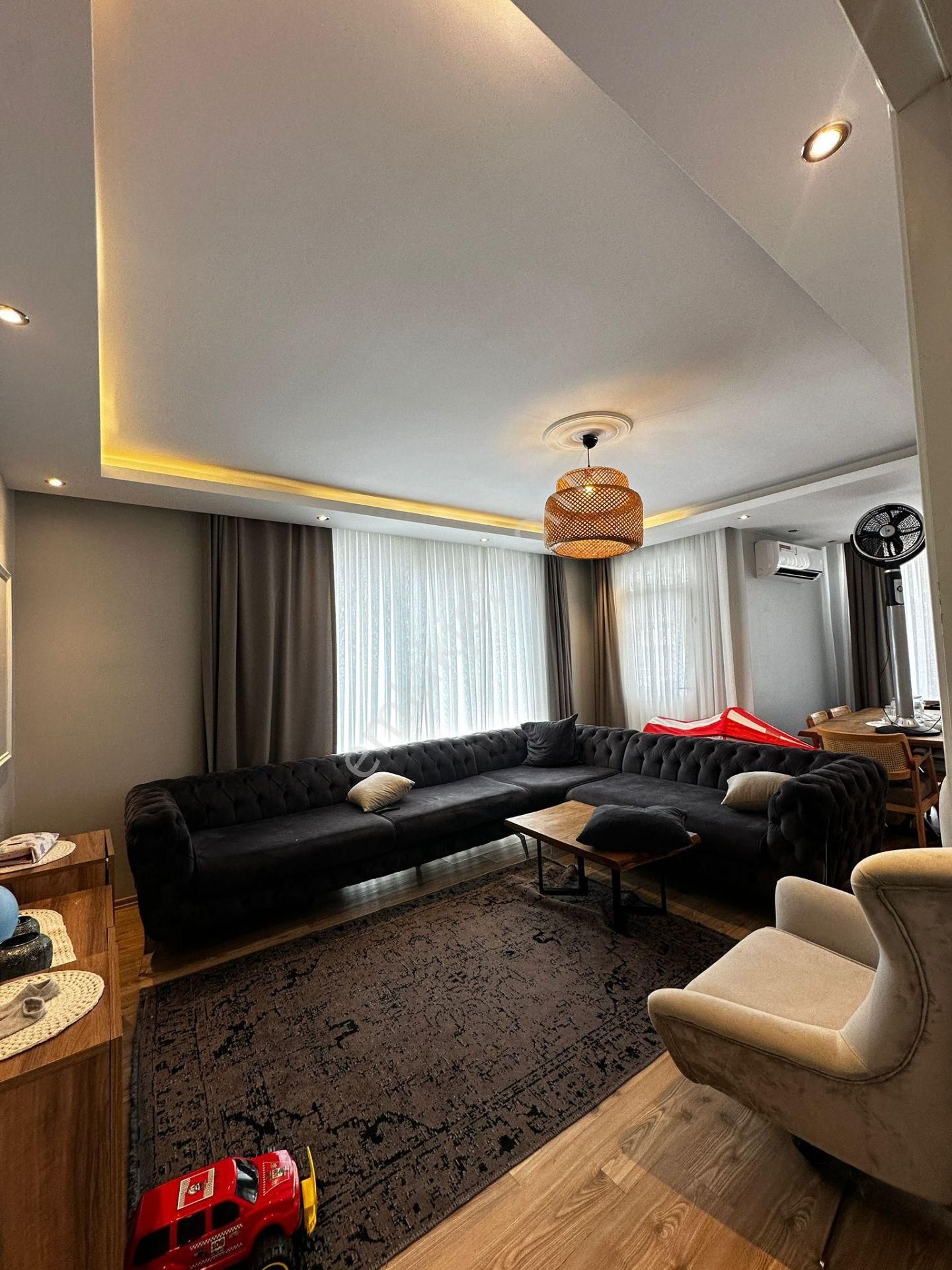 Kavaklı Merkezi Konum'da 3+1 Ebeveyn Banyo Geniş M2 Satılık Arakat !!