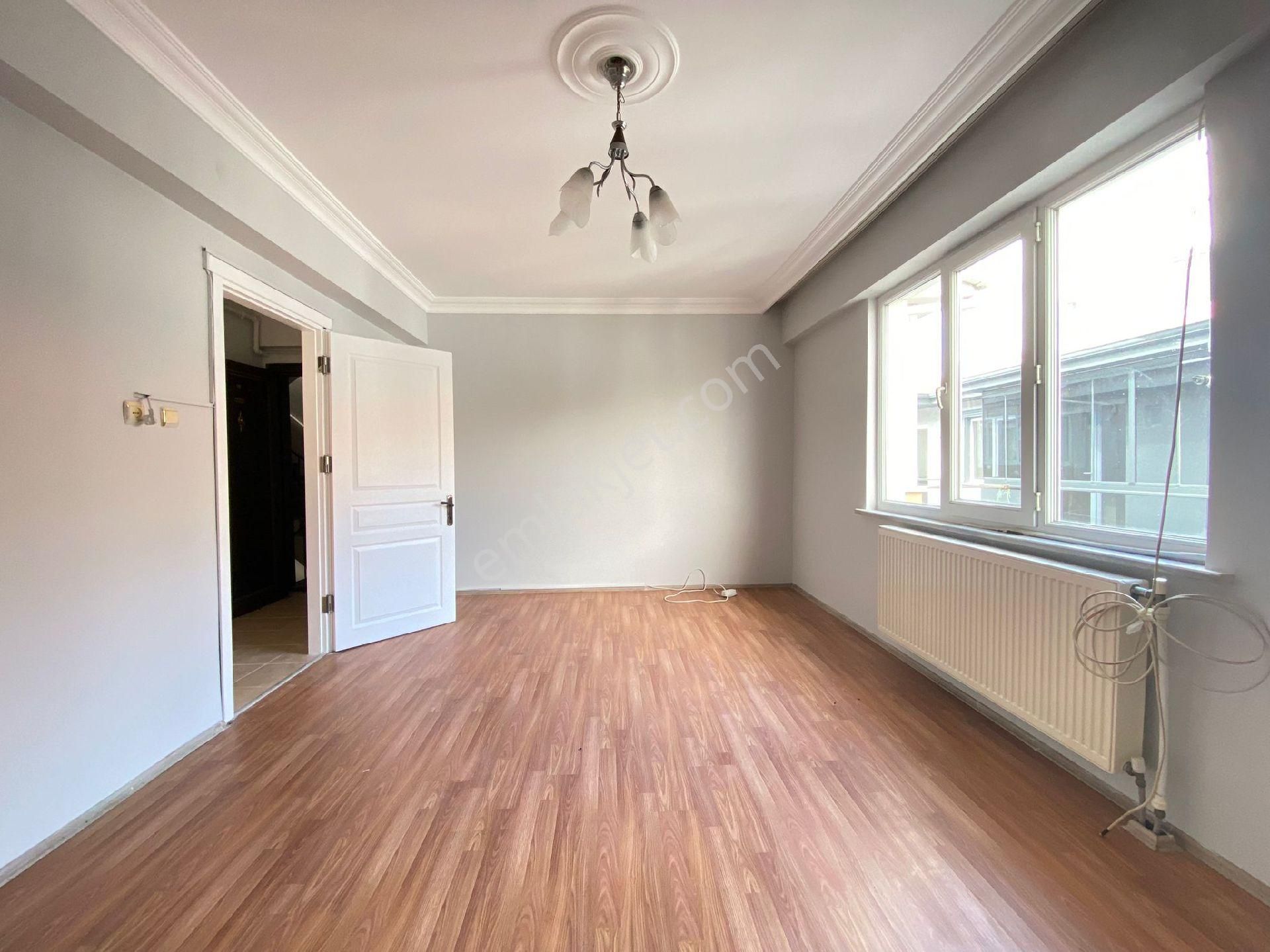 Çobanceșme Mahallesinde 3+1 Geniş Kiralık Daire - Görsel 3