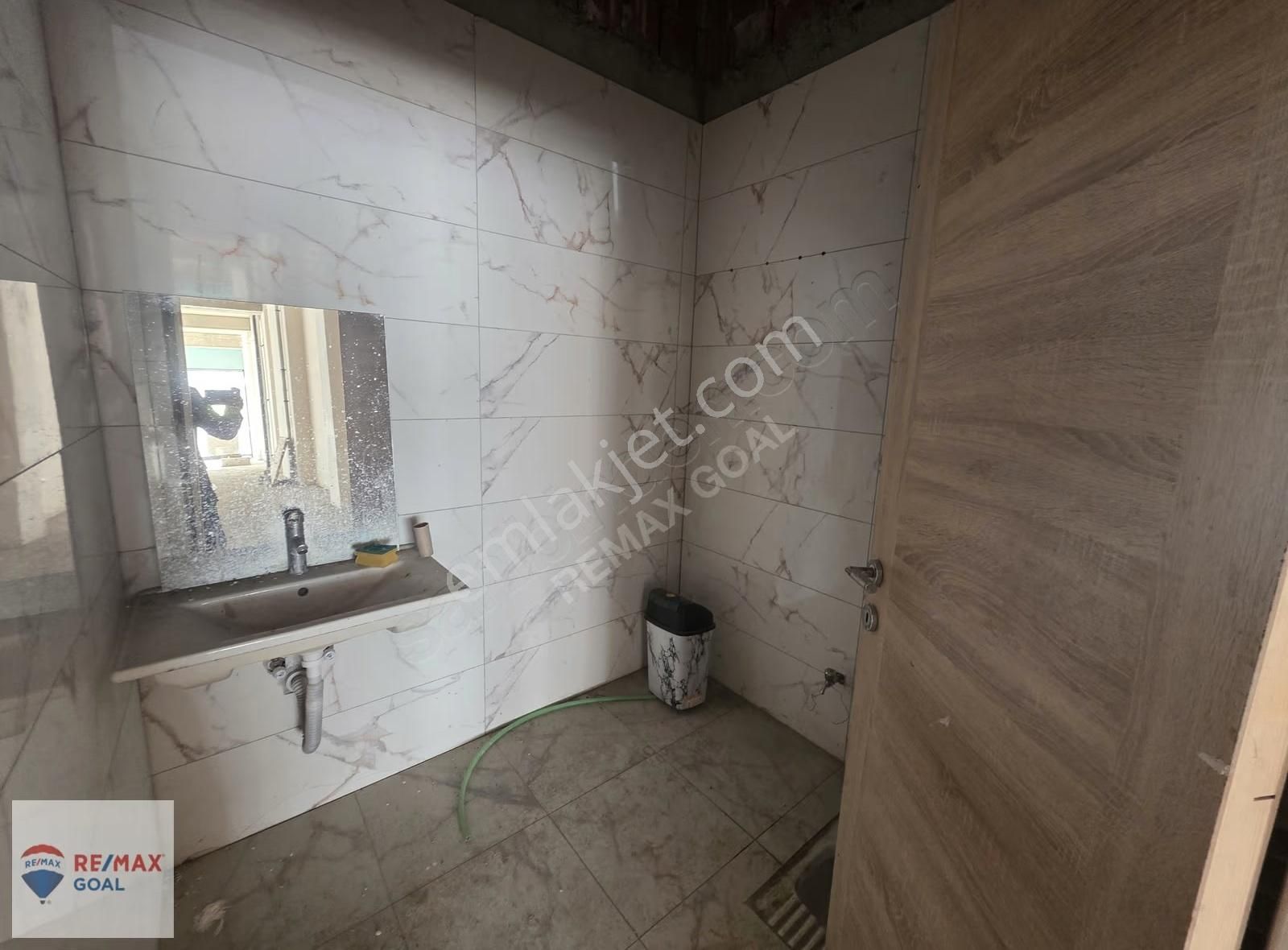 Remax Şirvan'dan Tuzla'da Ana Cadde Üzerinde Satılık Dükkan - Görsel 12