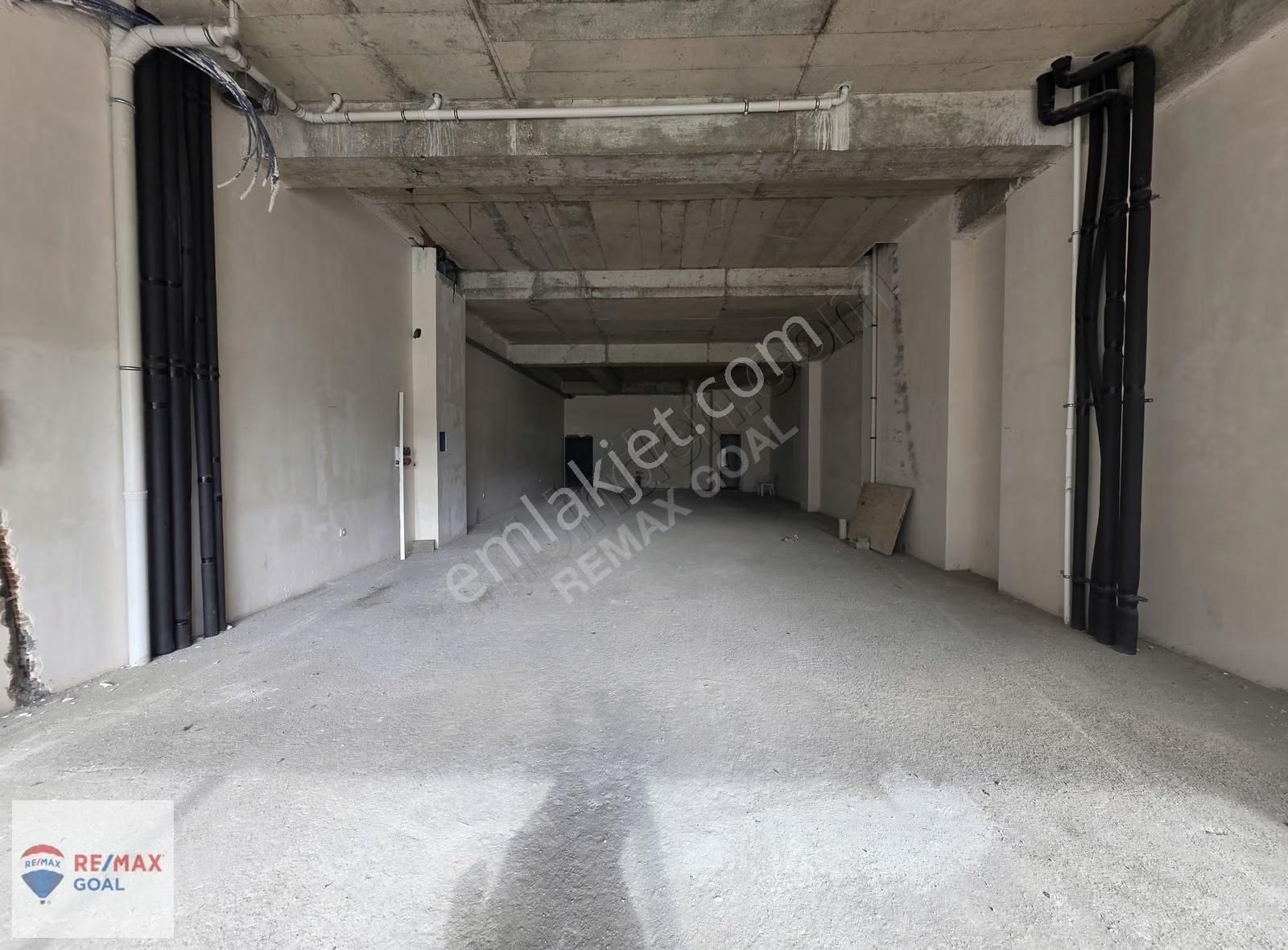 Remax Şirvan'dan Tuzla'da Ana Cadde Üzerinde Satılık Dükkan - Görsel 5