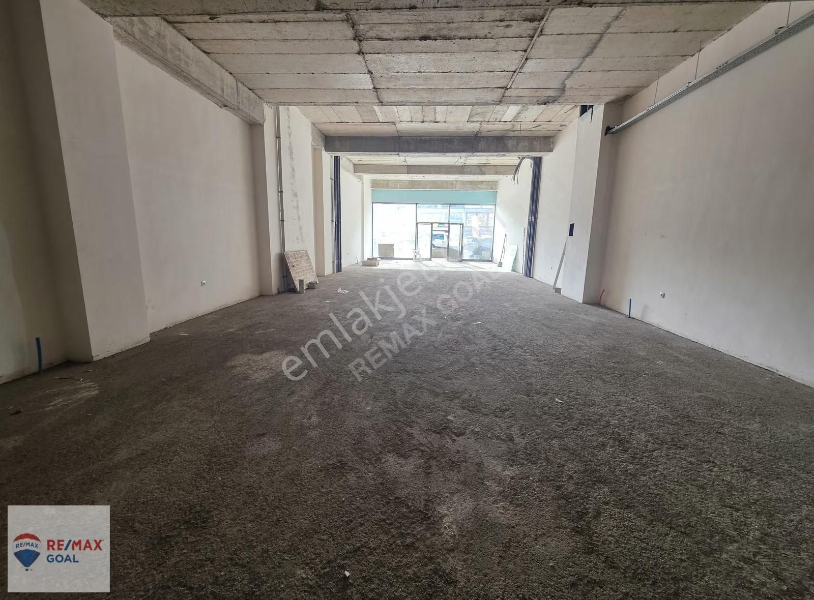 Remax Şirvan'dan Tuzla'da Ana Cadde Üzerinde Satılık Dükkan - Görsel 3