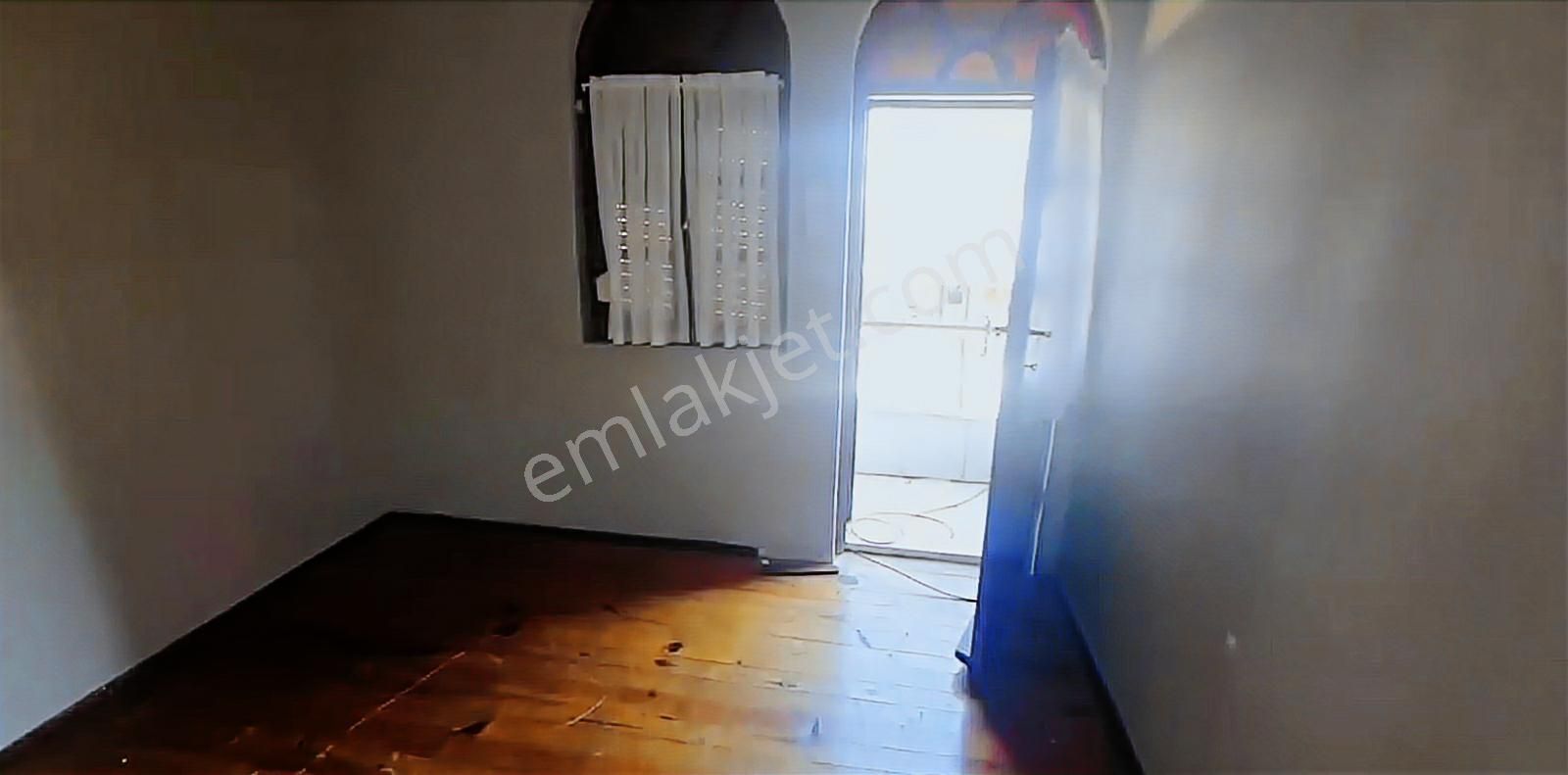 Havuzlu Site İçerisinde Bahçeli Geniş Satılık Villa - Görsel 11