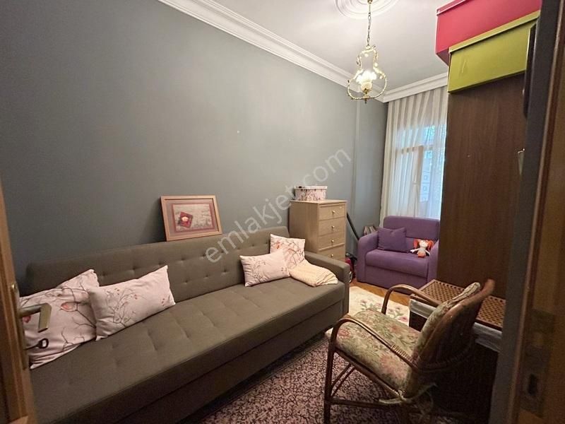 Tülay Özkök'ten Nostaljik Binada Eşyalı Kiralık Daire - Görsel 4