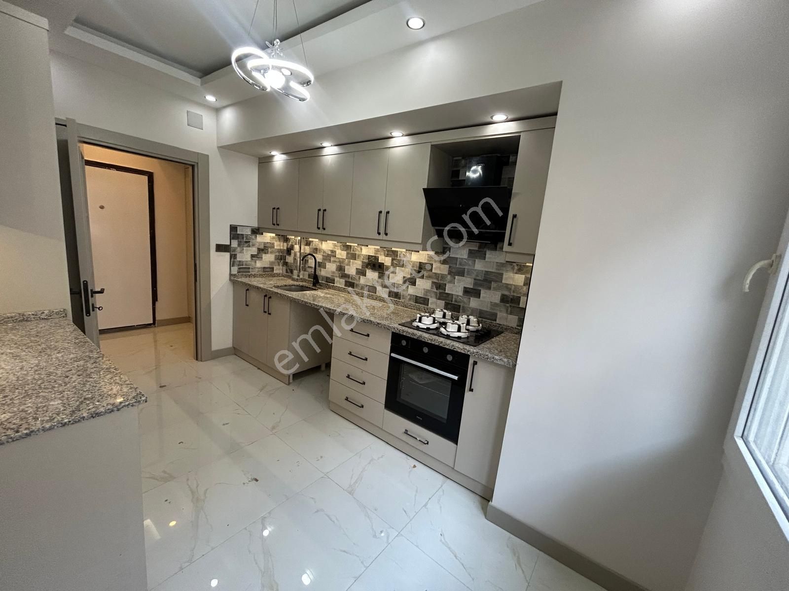 Beyazevlerde Sitede 3+1 Kapalı Mutfaklı Ekstralı Cazip Daire - Görsel 10