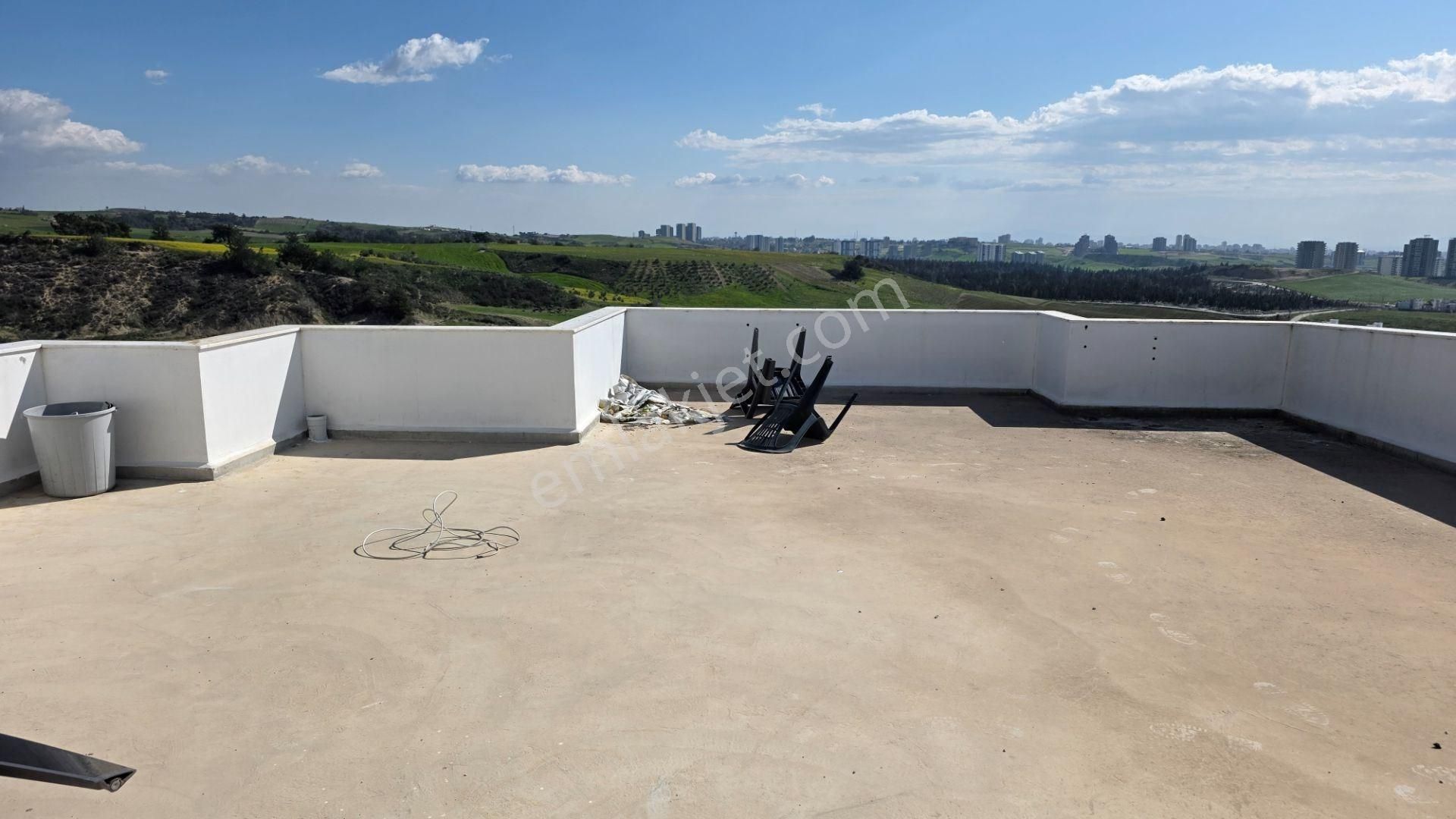 Berrin Nadir'den Az Katlı Yatay Mimari Havuzlu Güvenlikli Site İçi Teras 2+1 - Görsel 27