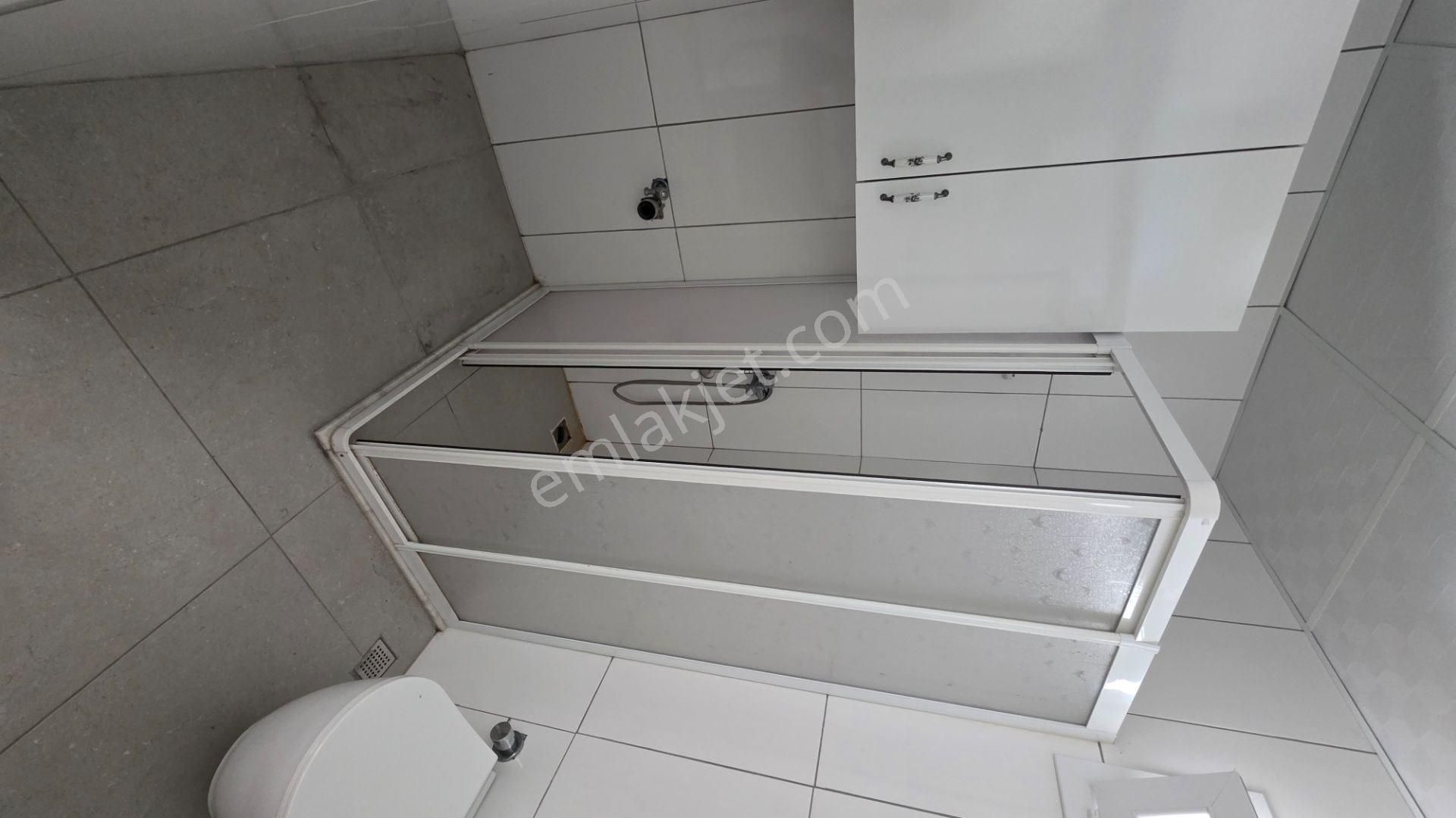 Berrin Nadir'den Az Katlı Yatay Mimari Havuzlu Güvenlikli Site İçi Teras 2+1 - Görsel 24