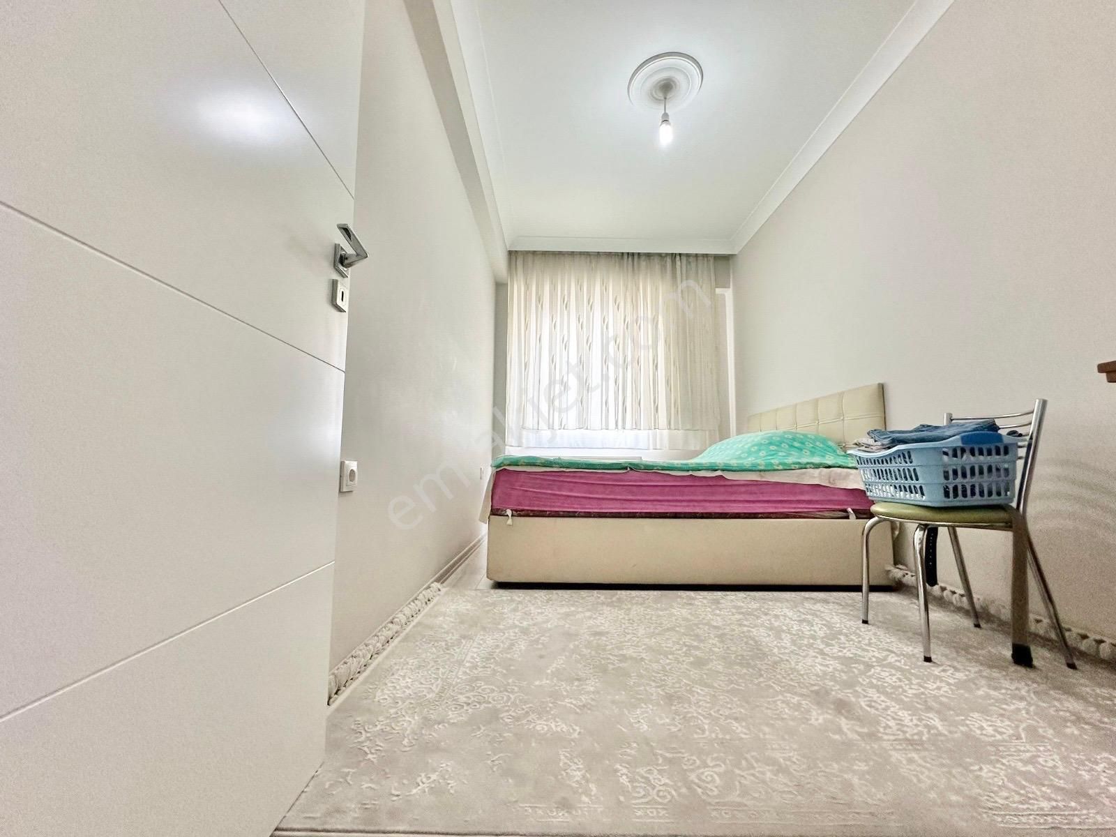 ꧁akçay Ay Emlak'tan꧂ikizçay'da Kombili Ebeveyn Banyolu Ara Kat Ön Cephe Asansörlü Satılık 2+1 Daire - Görsel 12