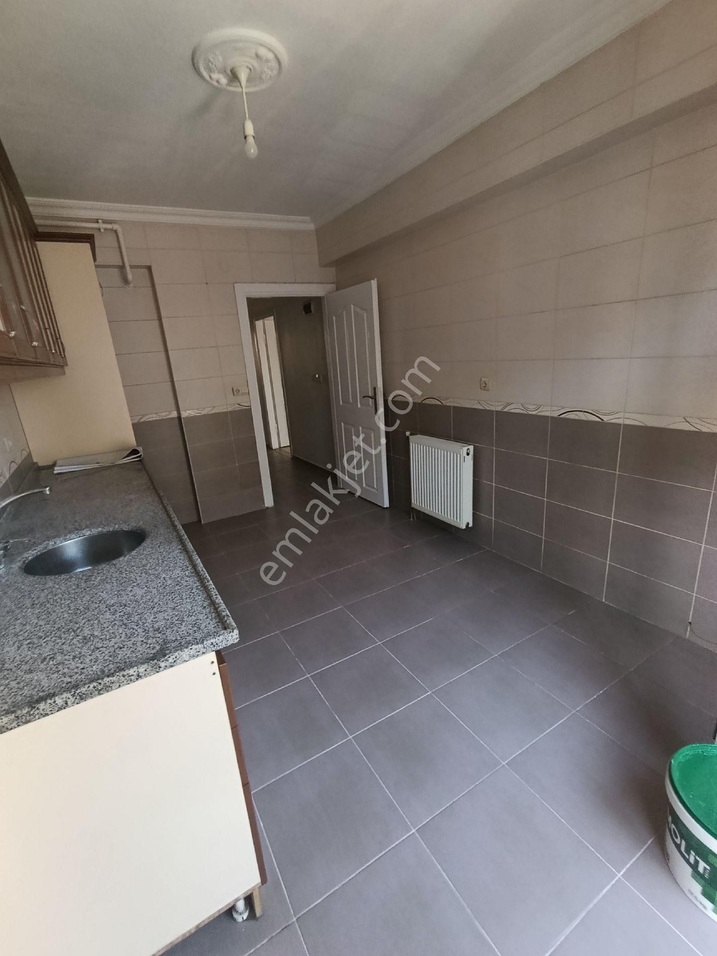 Şeyh Sinan Mahallesinde Kiralık 2+1 100m² - Görsel 3